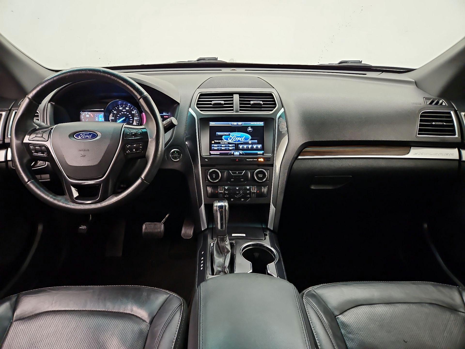 Thumbnail: 2016 Ford Explorer - 9