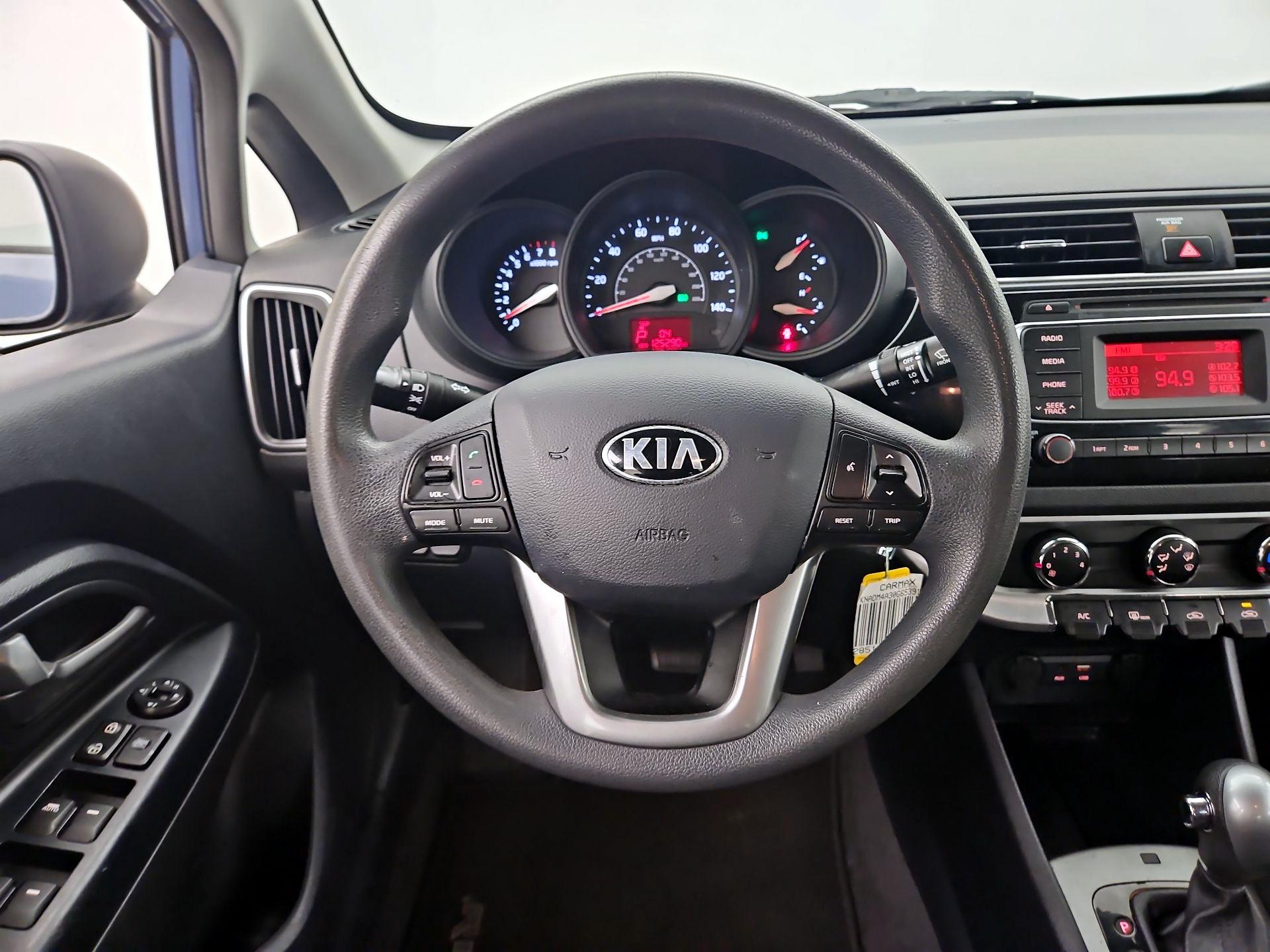Thumbnail: 2016 Kia Rio - 10