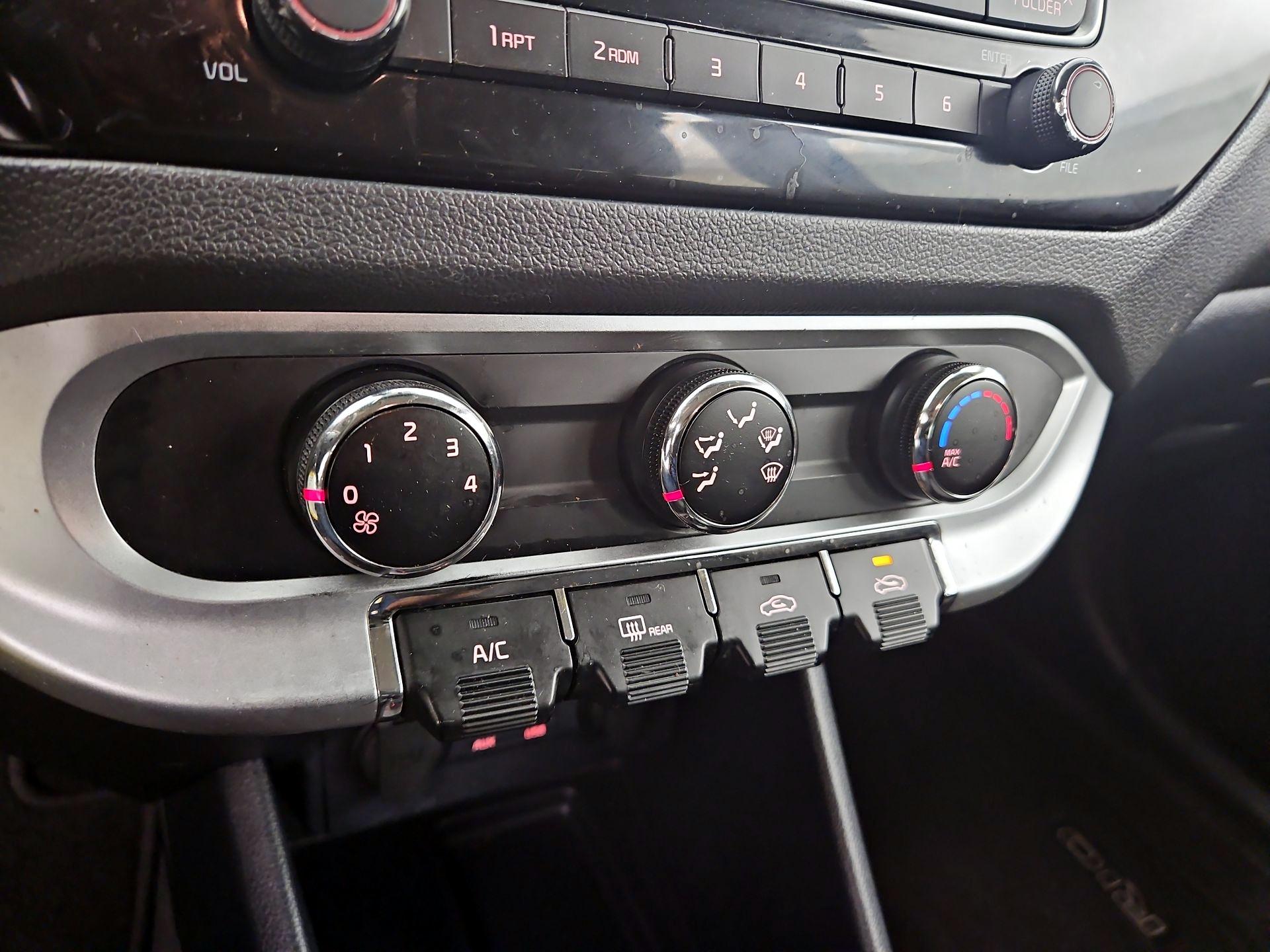 Thumbnail: 2016 Kia Rio - 15