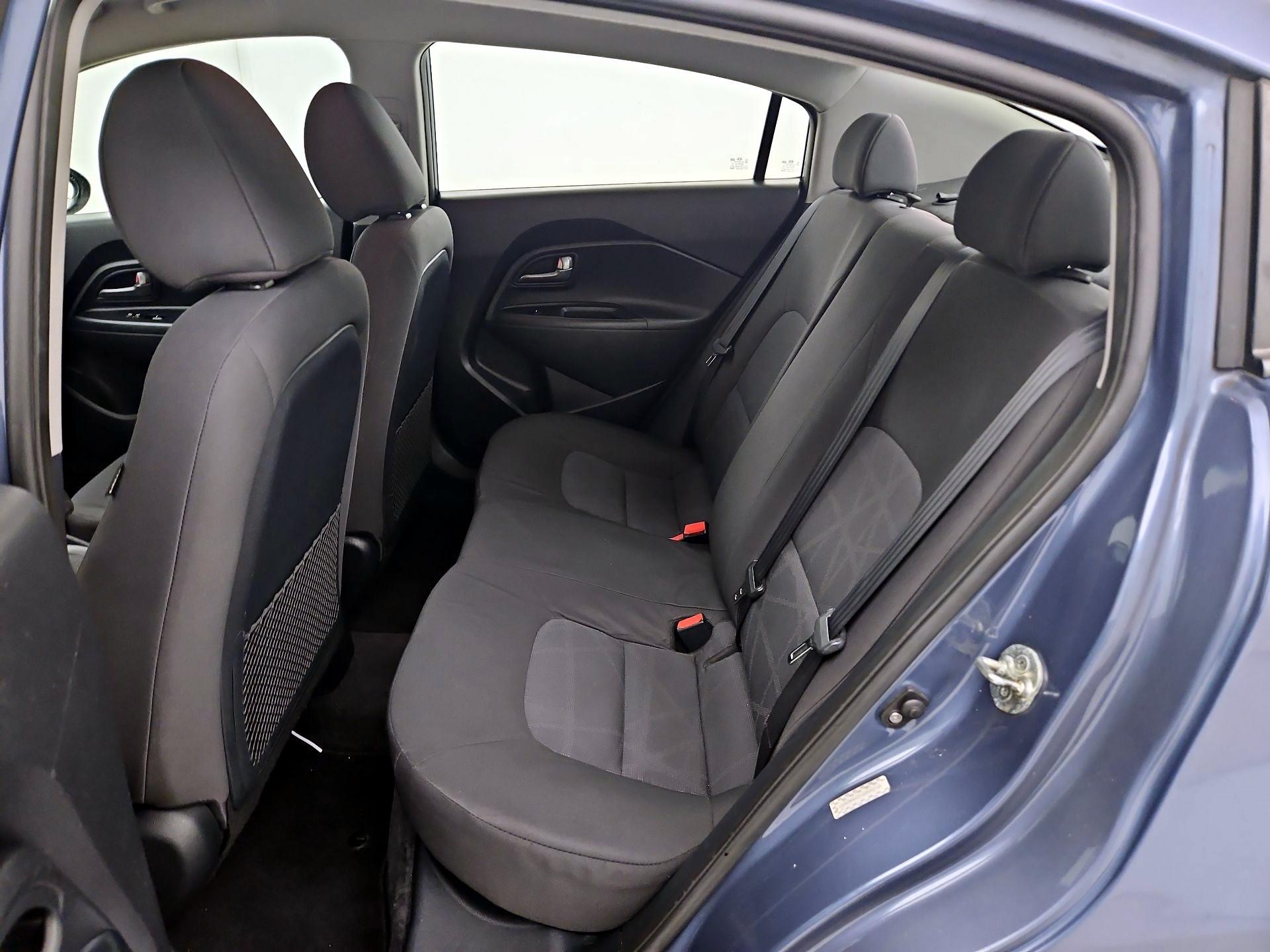 Thumbnail: 2016 Kia Rio - 18