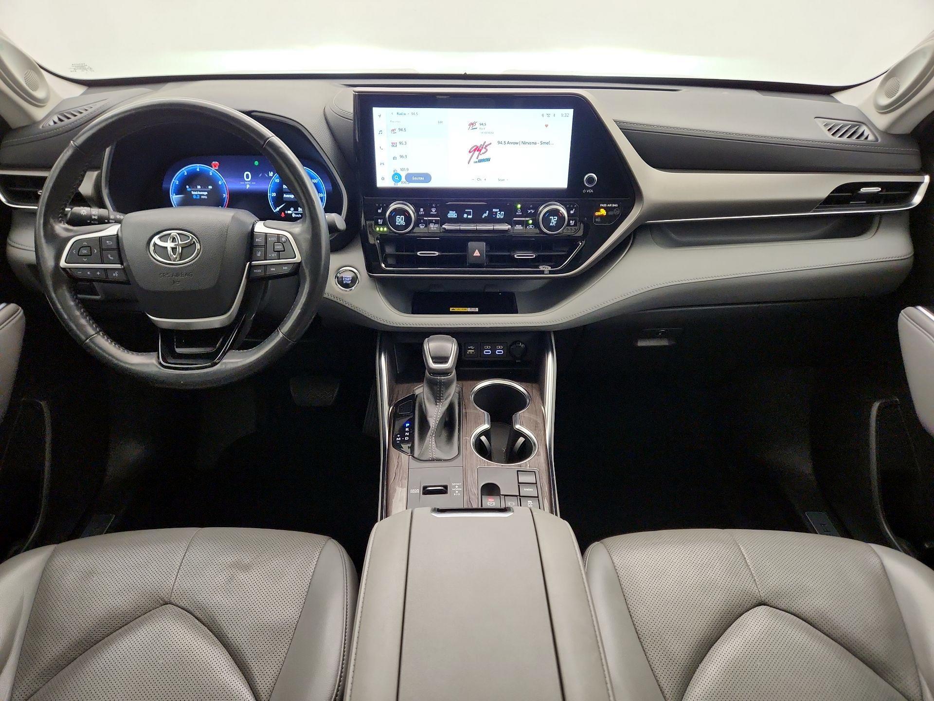 Thumbnail: 2023 Toyota Highlander - 9