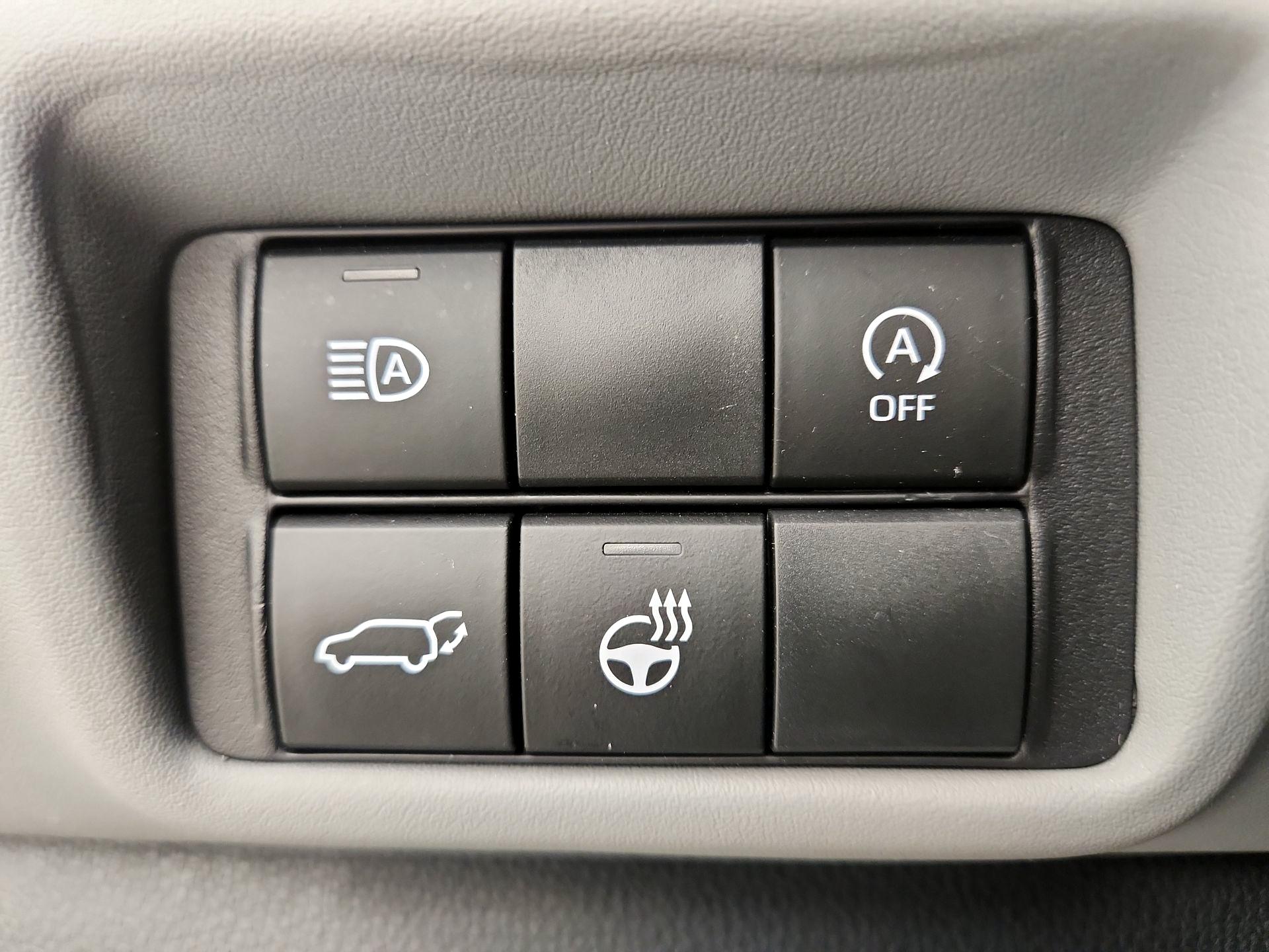 Thumbnail: 2023 Toyota Highlander - 13