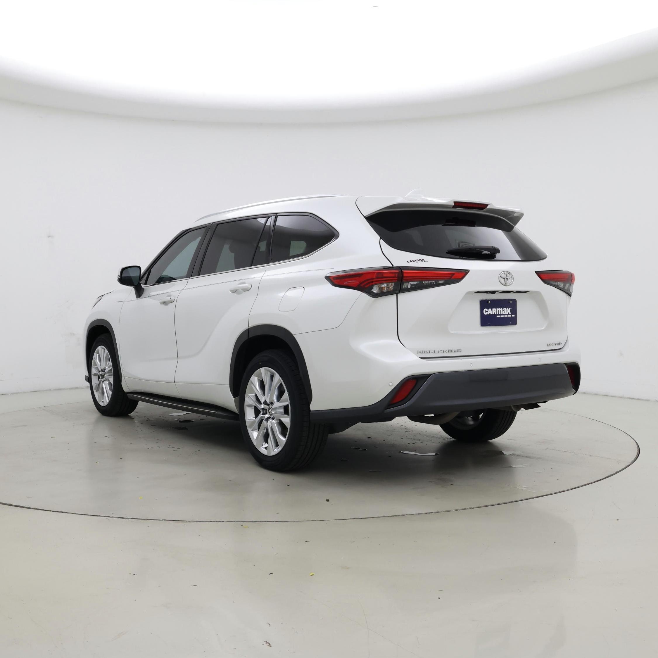 Thumbnail: 2023 Toyota Highlander - 2