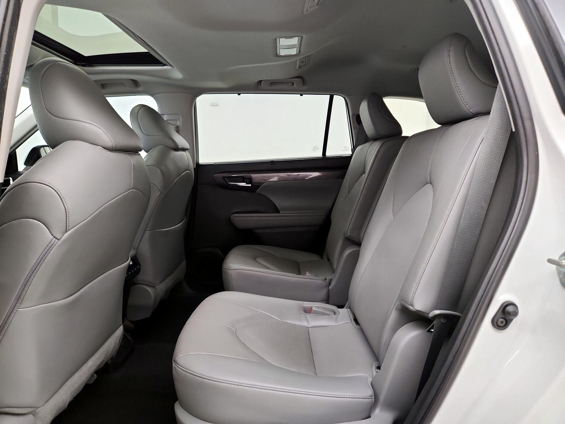 Thumbnail: 2023 Toyota Highlander - 20