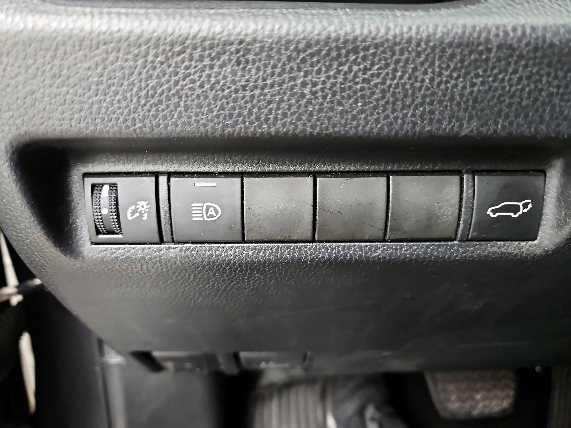 Thumbnail: 2020 Toyota RAV4 - 13