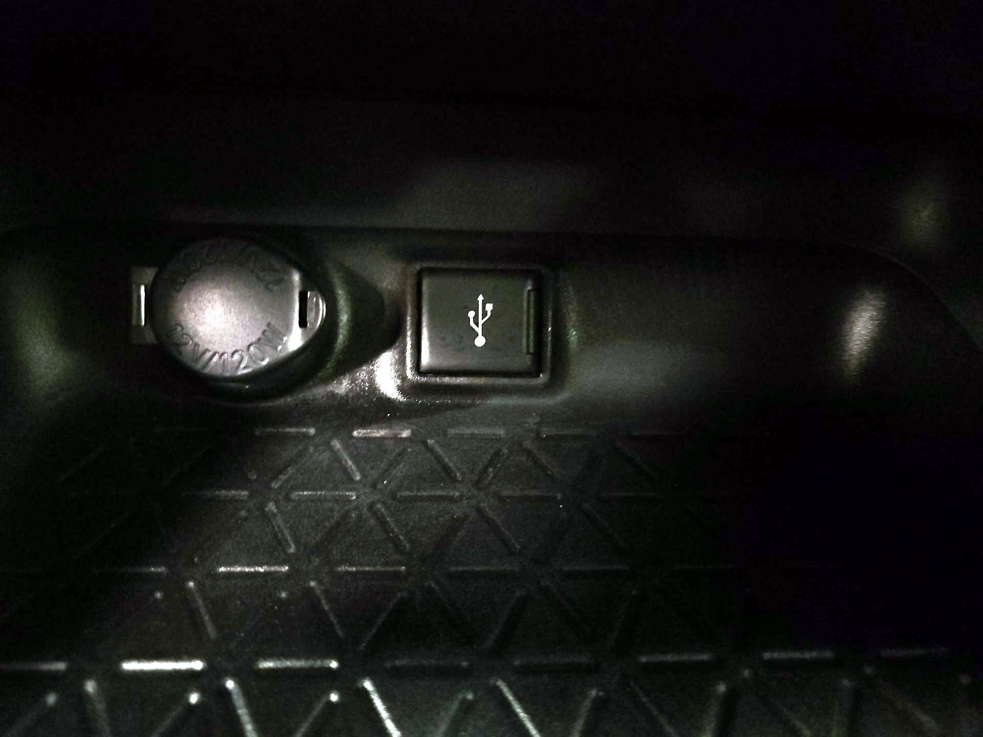 Thumbnail: 2020 Toyota RAV4 - 18