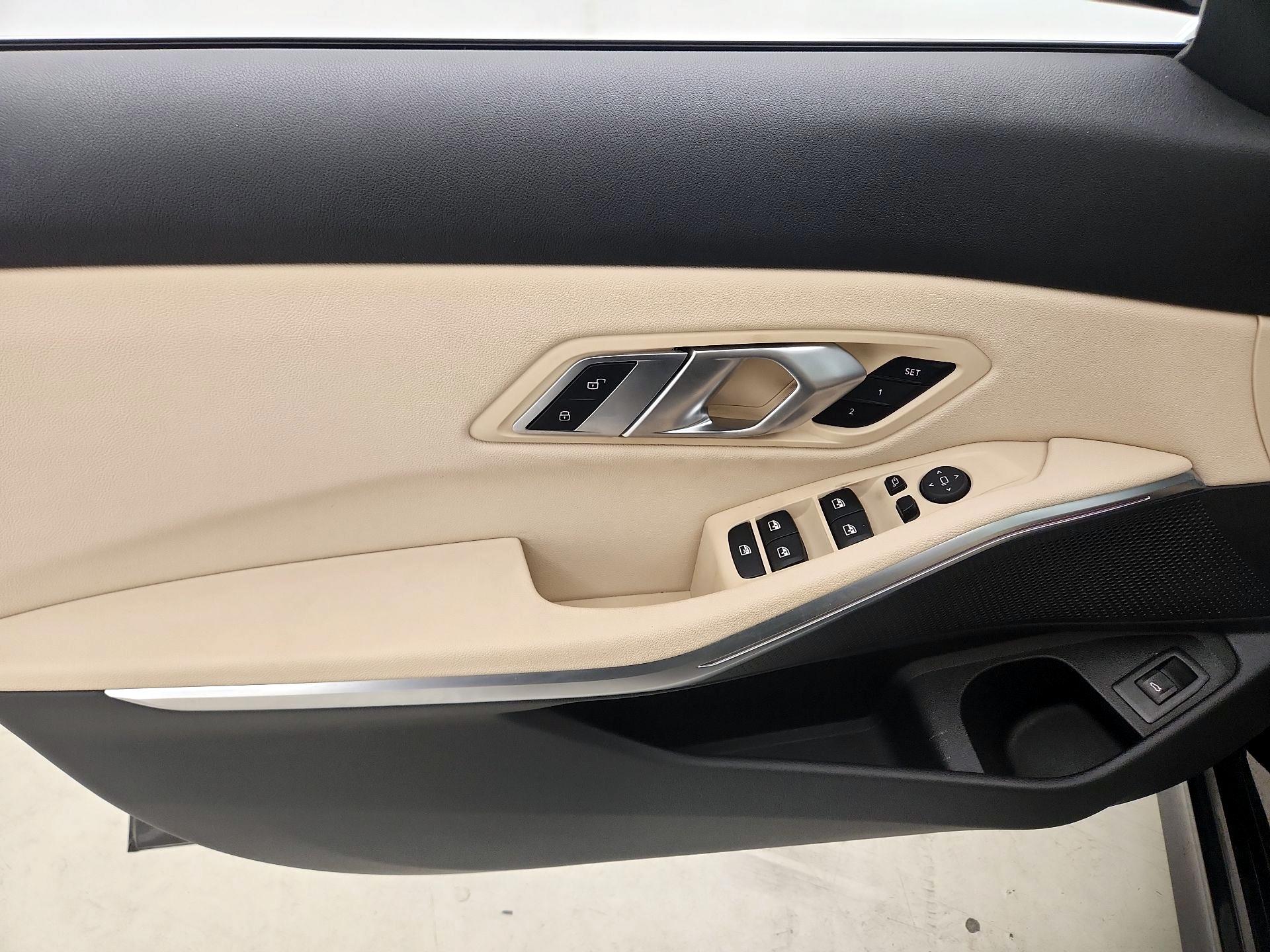 Thumbnail: 2021 BMW 3 Series - 12