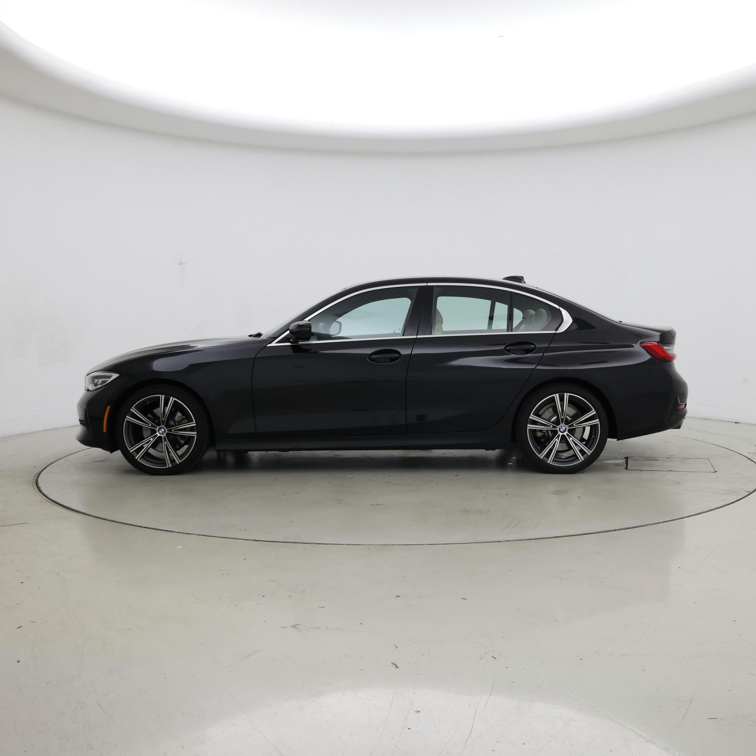 Thumbnail: 2021 BMW 3 Series - 3