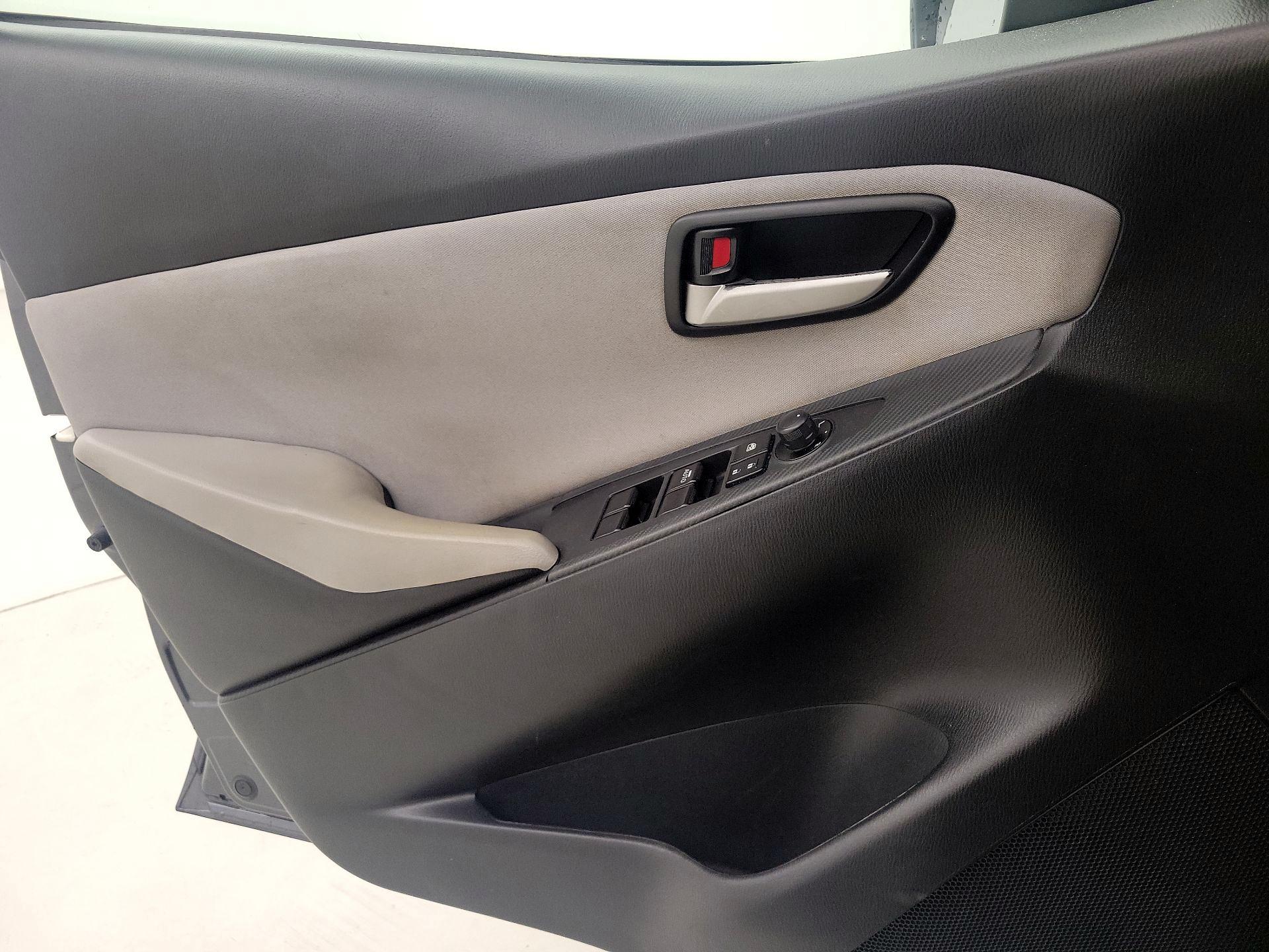 Thumbnail: 2019 Toyota Yaris - 12