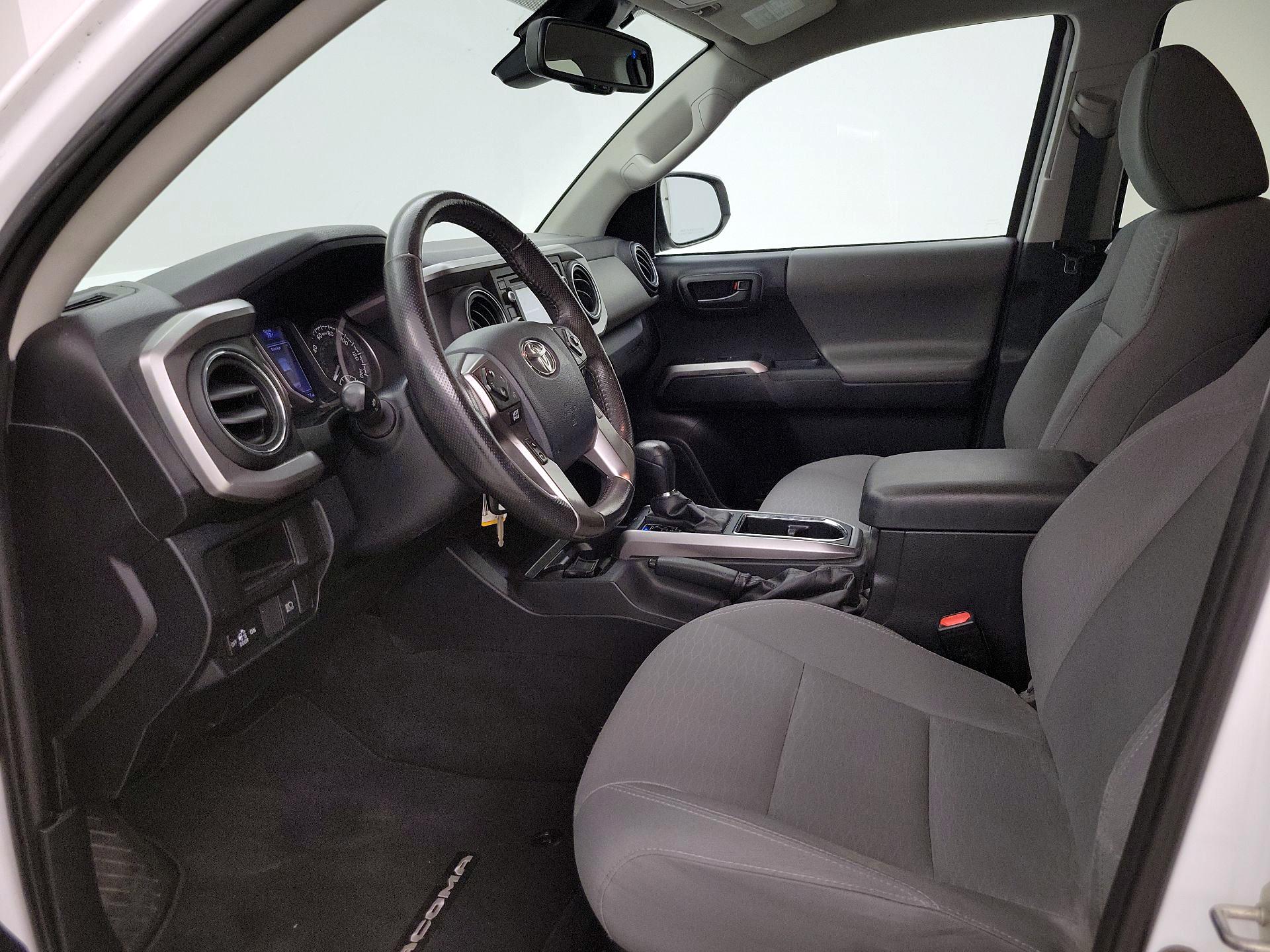 Thumbnail: 2018 Toyota Tacoma - 11