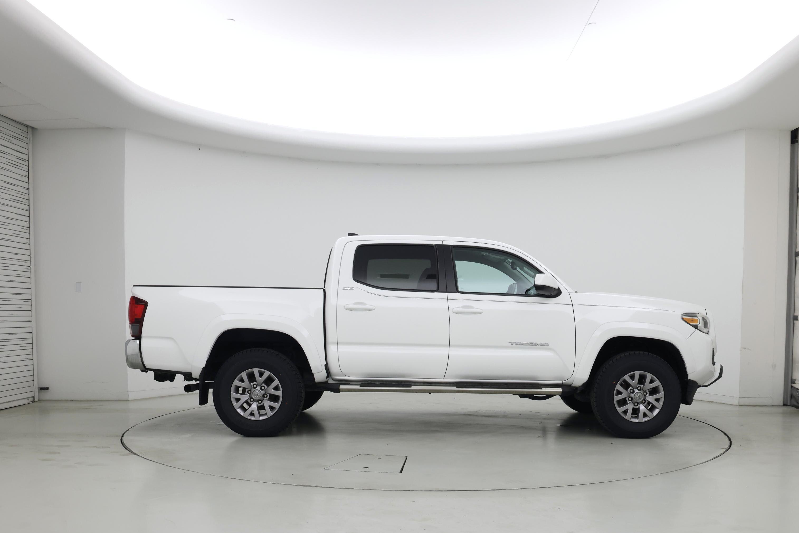 Thumbnail: 2018 Toyota Tacoma - 7