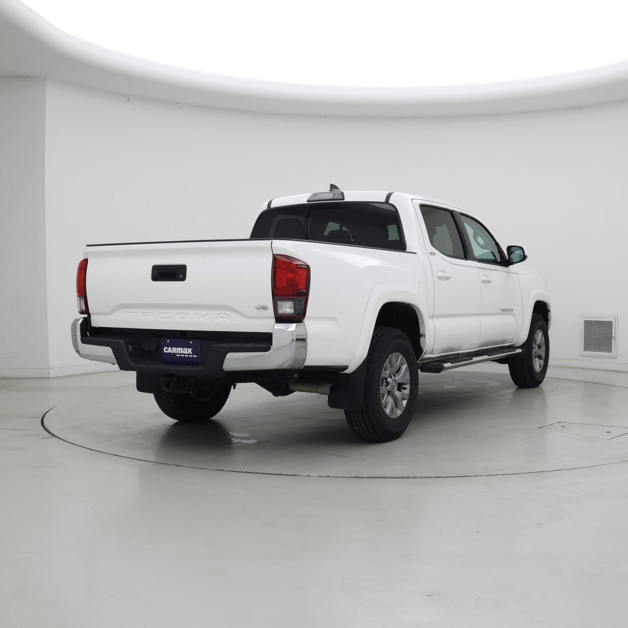 Thumbnail: 2018 Toyota Tacoma - 8