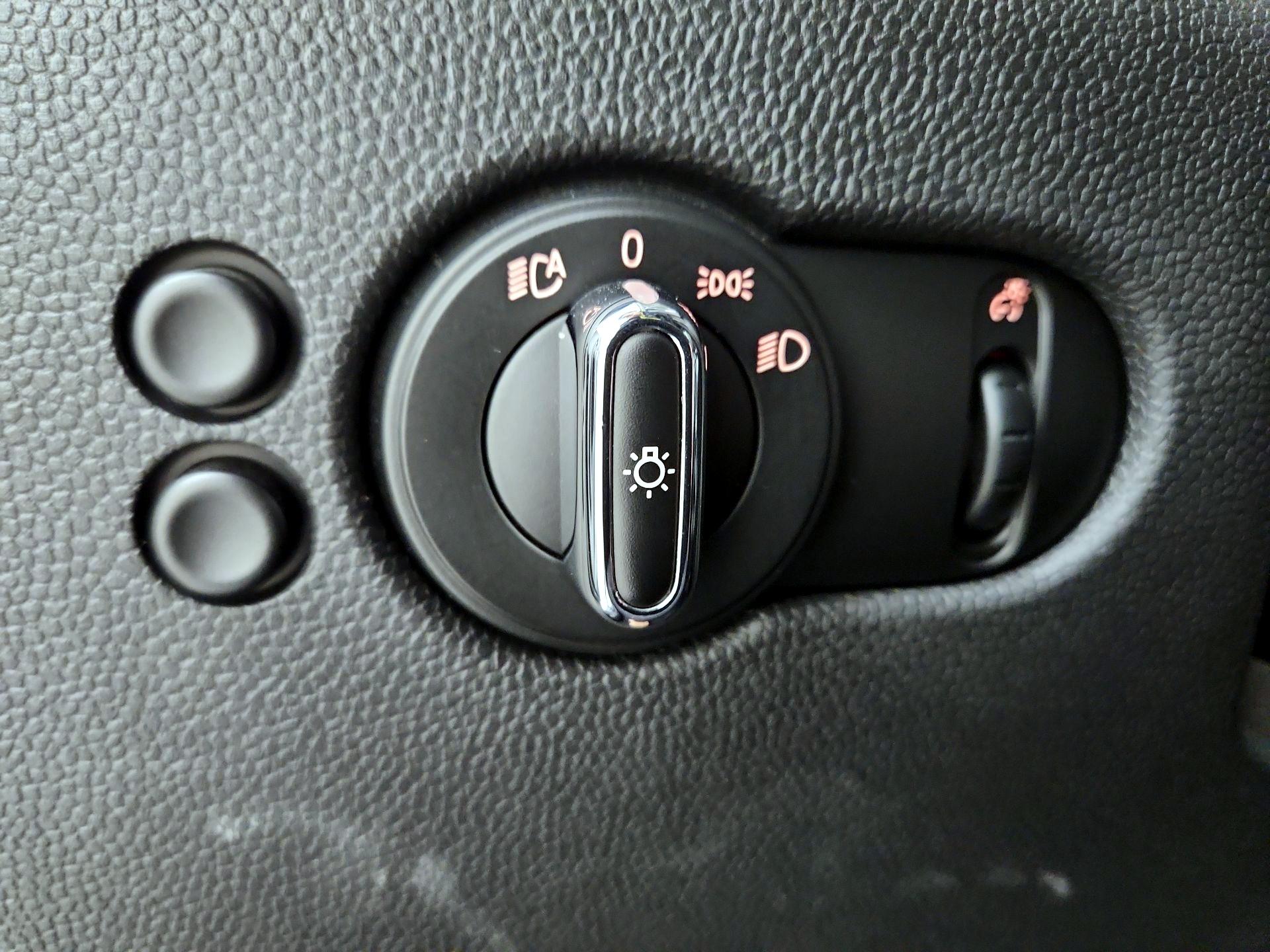 Thumbnail: 2021 MINI Cooper Hardtop - 13