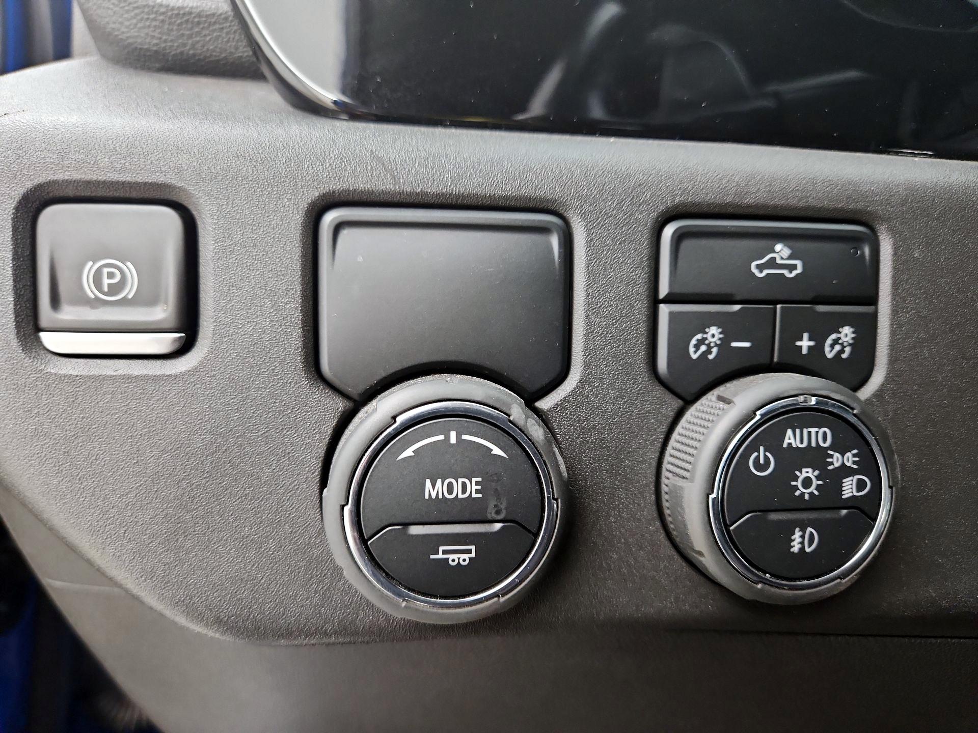 Thumbnail: 2023 Chevrolet Silverado 1500 - 13