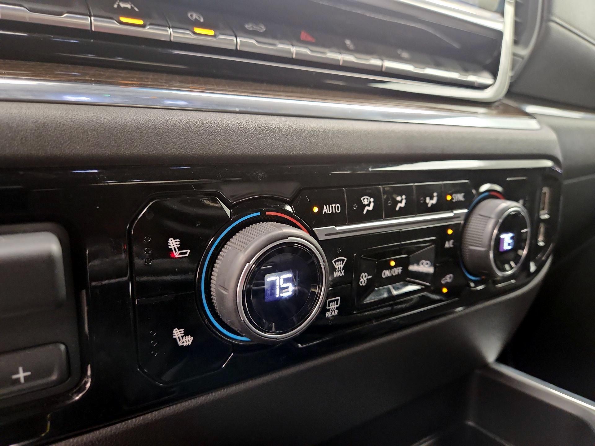 Thumbnail: 2023 Chevrolet Silverado 1500 - 17