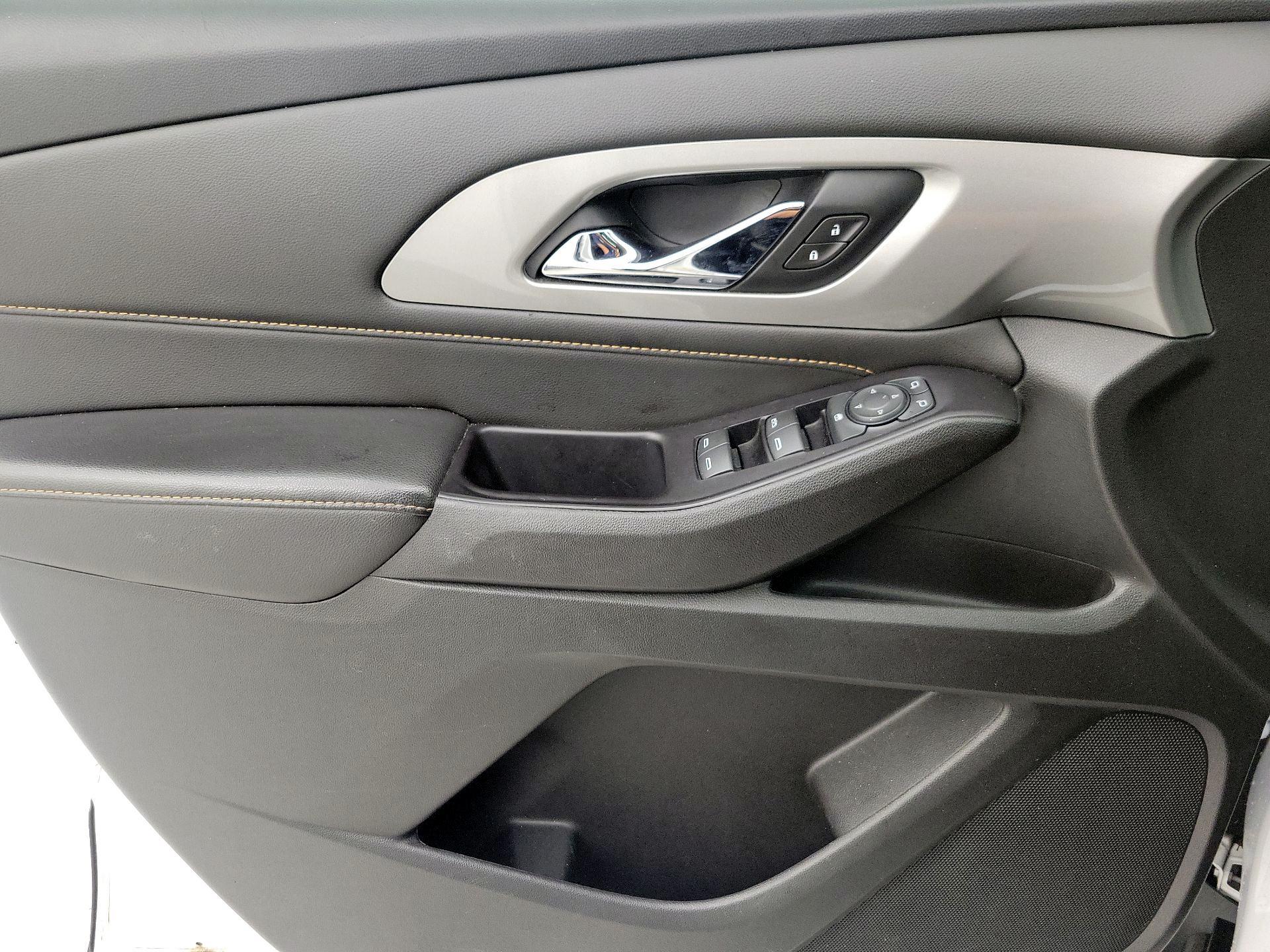 Thumbnail: 2020 Chevrolet Traverse - 12
