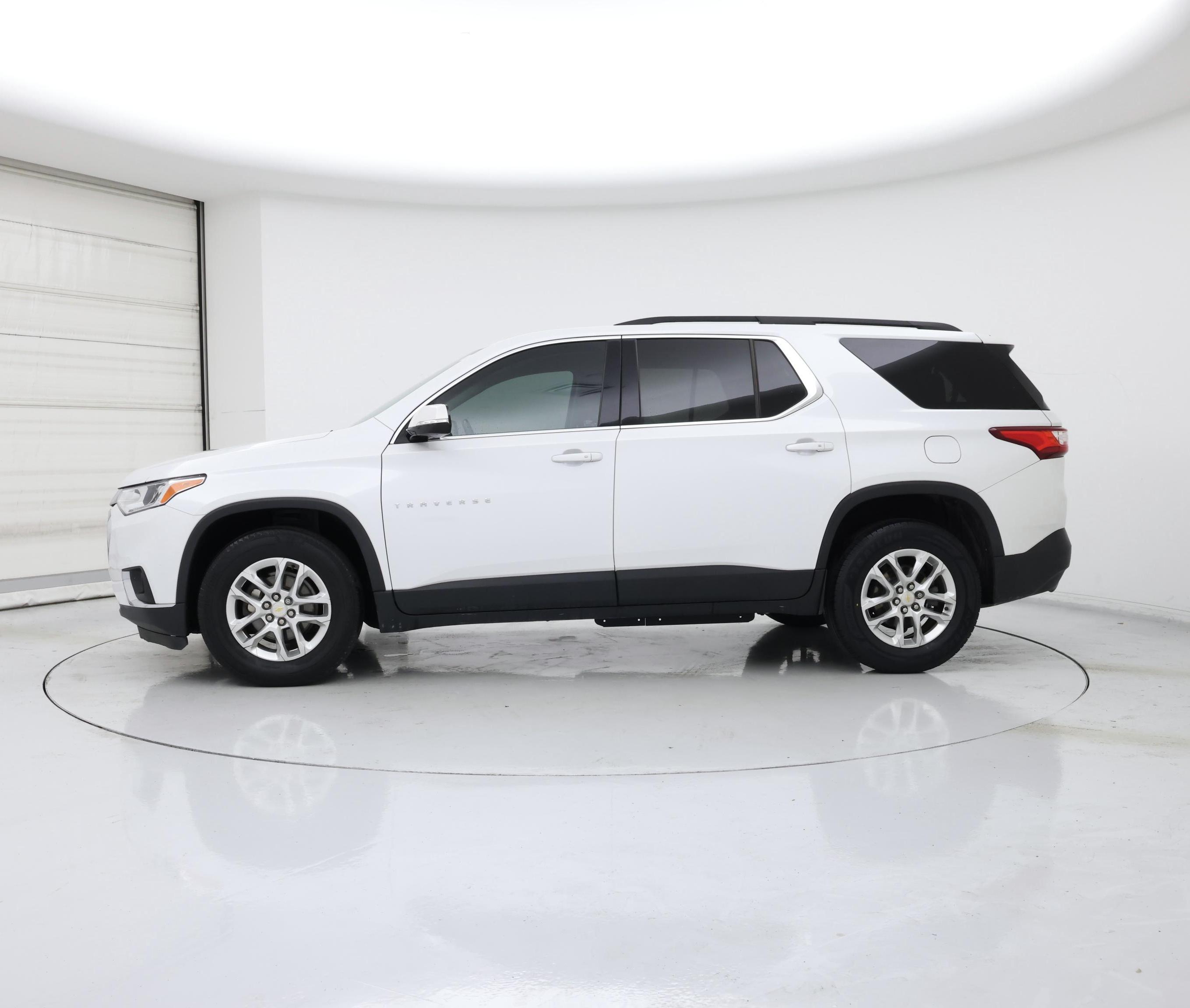 Thumbnail: 2020 Chevrolet Traverse - 3
