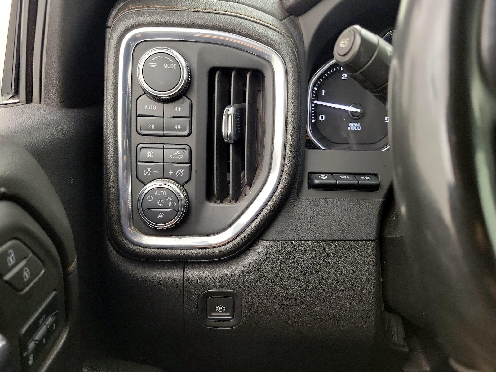 2023 GMC Sierra 3500HD AT4 - Photo 14