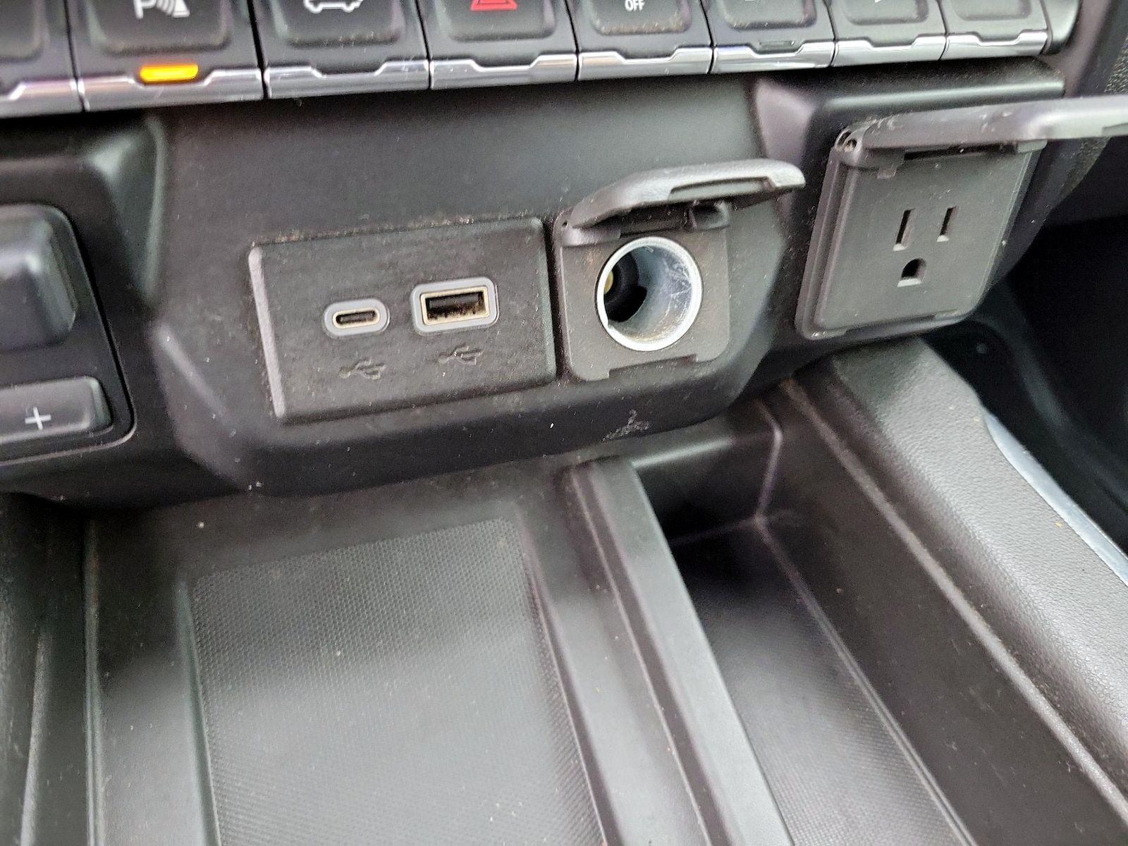 2023 GMC Sierra 3500HD AT4 - Photo 20