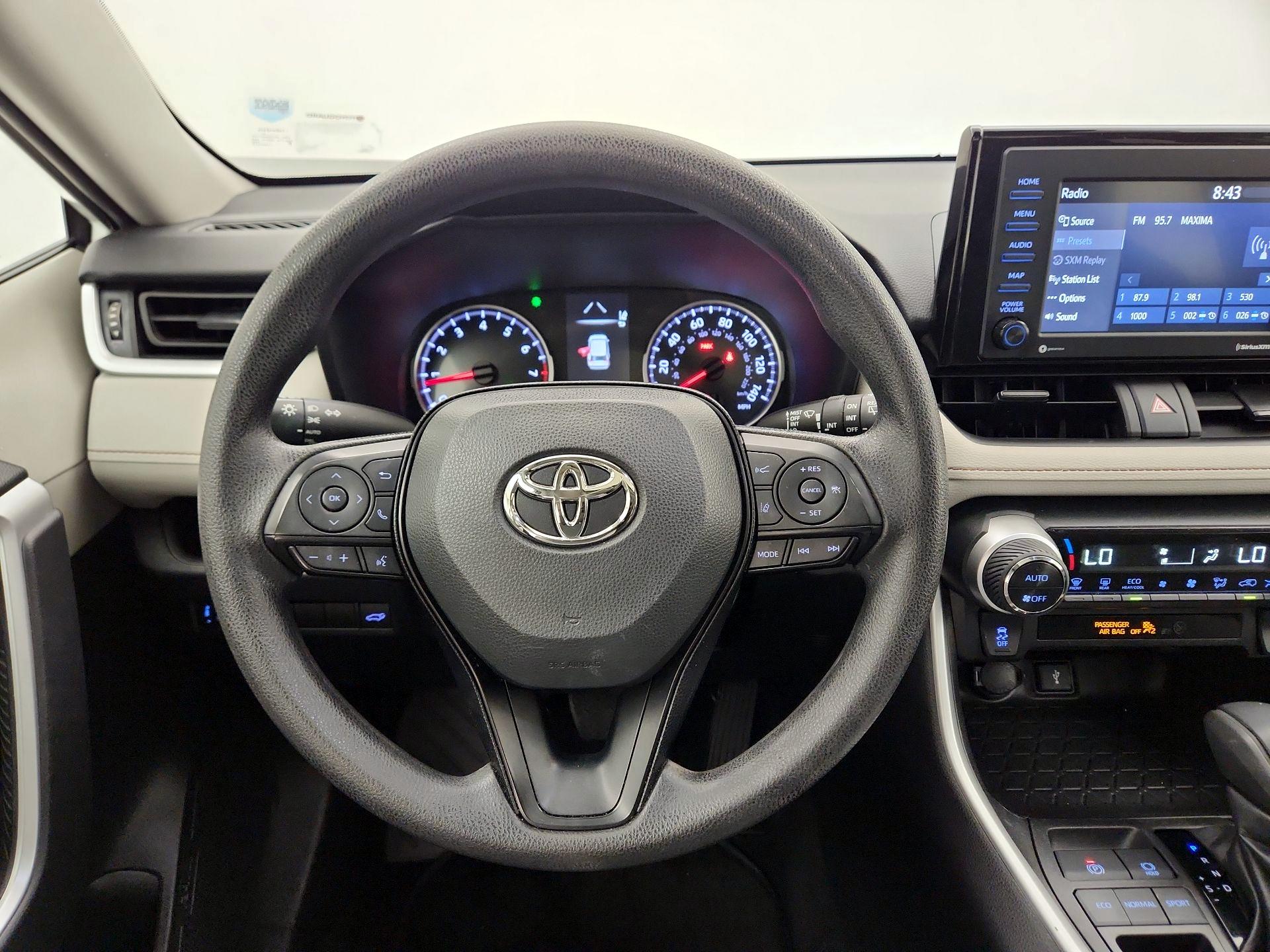 Thumbnail: 2022 Toyota RAV4 - 10