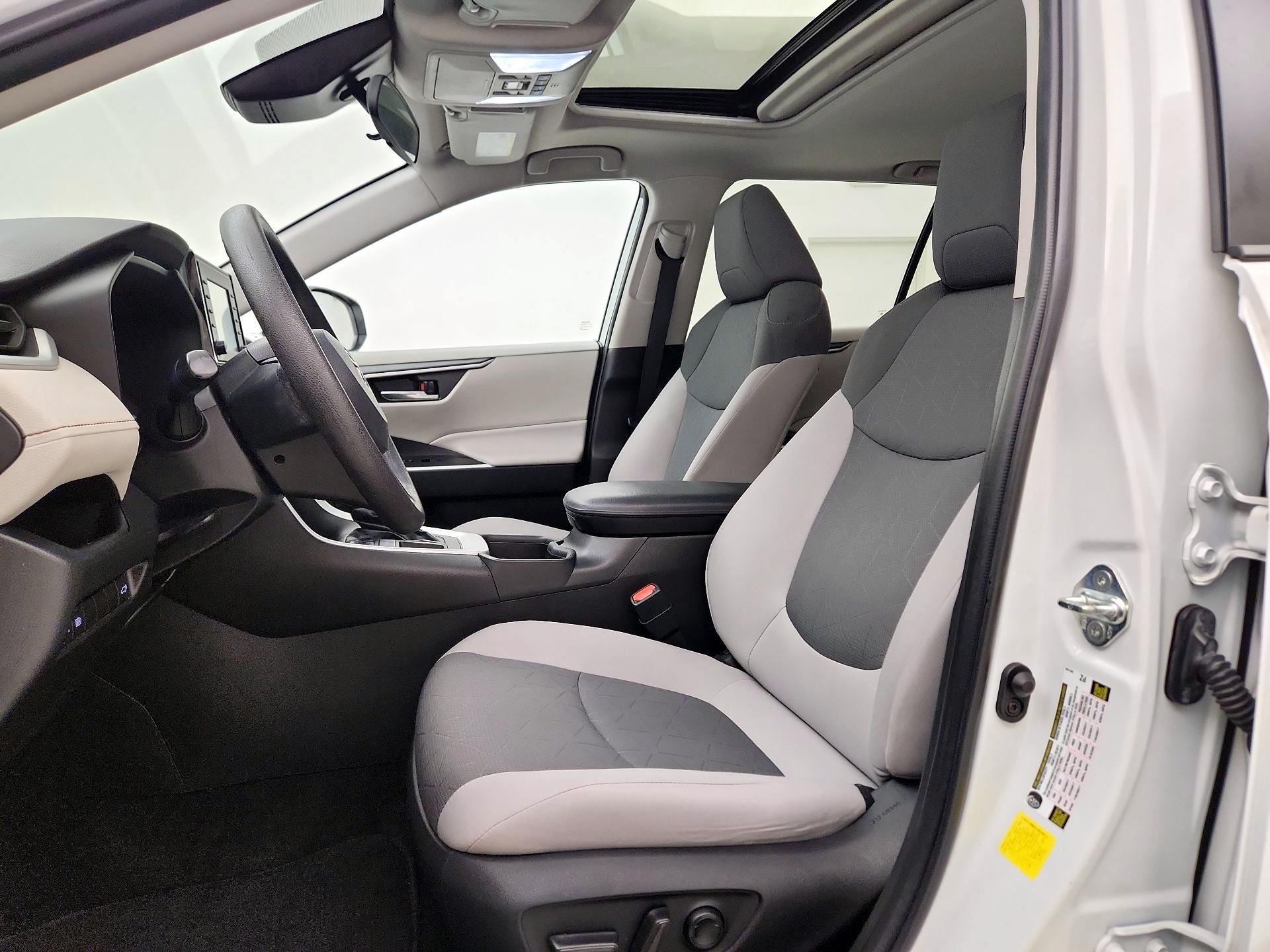 Thumbnail: 2022 Toyota RAV4 - 11