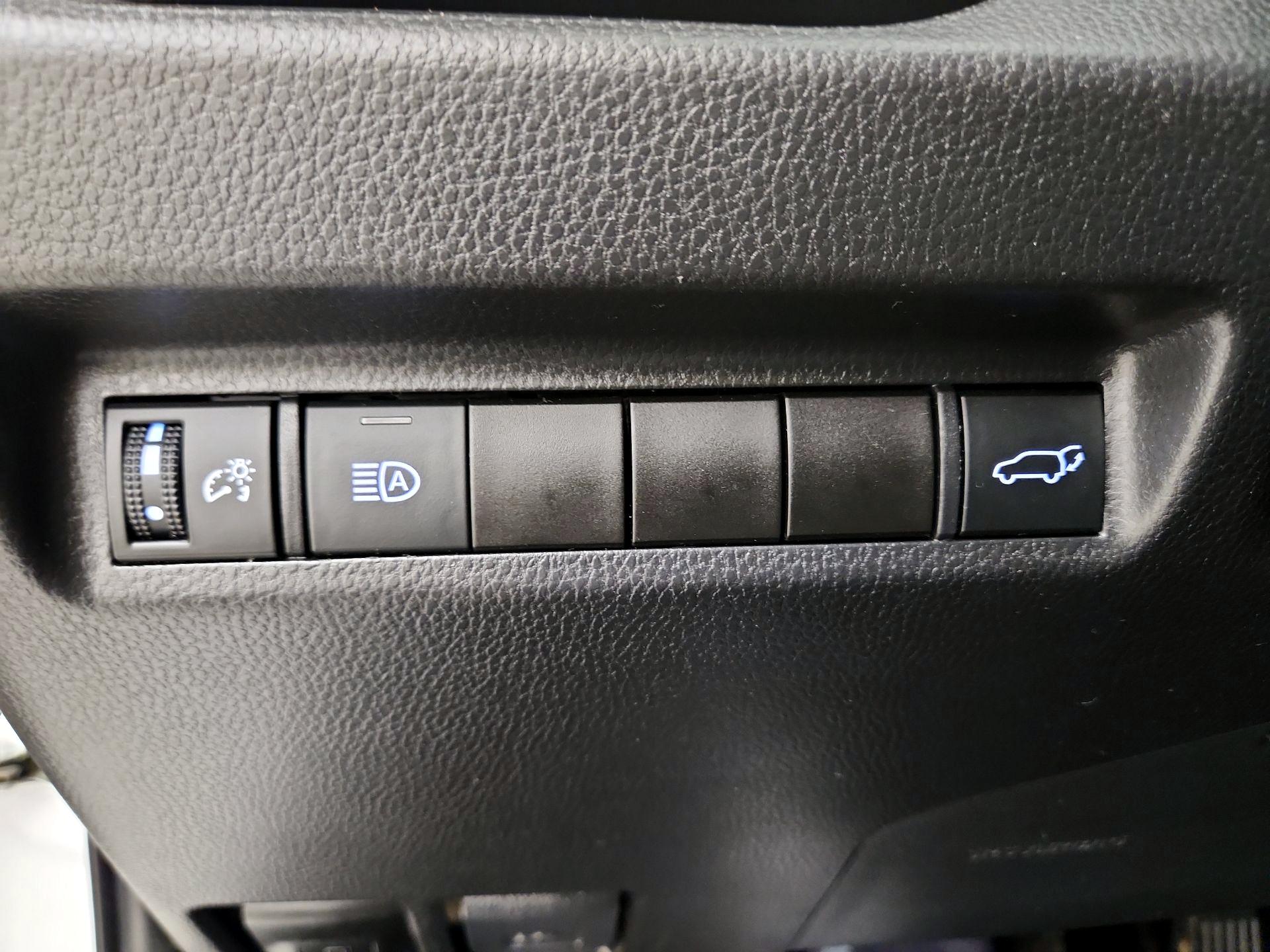 Thumbnail: 2022 Toyota RAV4 - 13