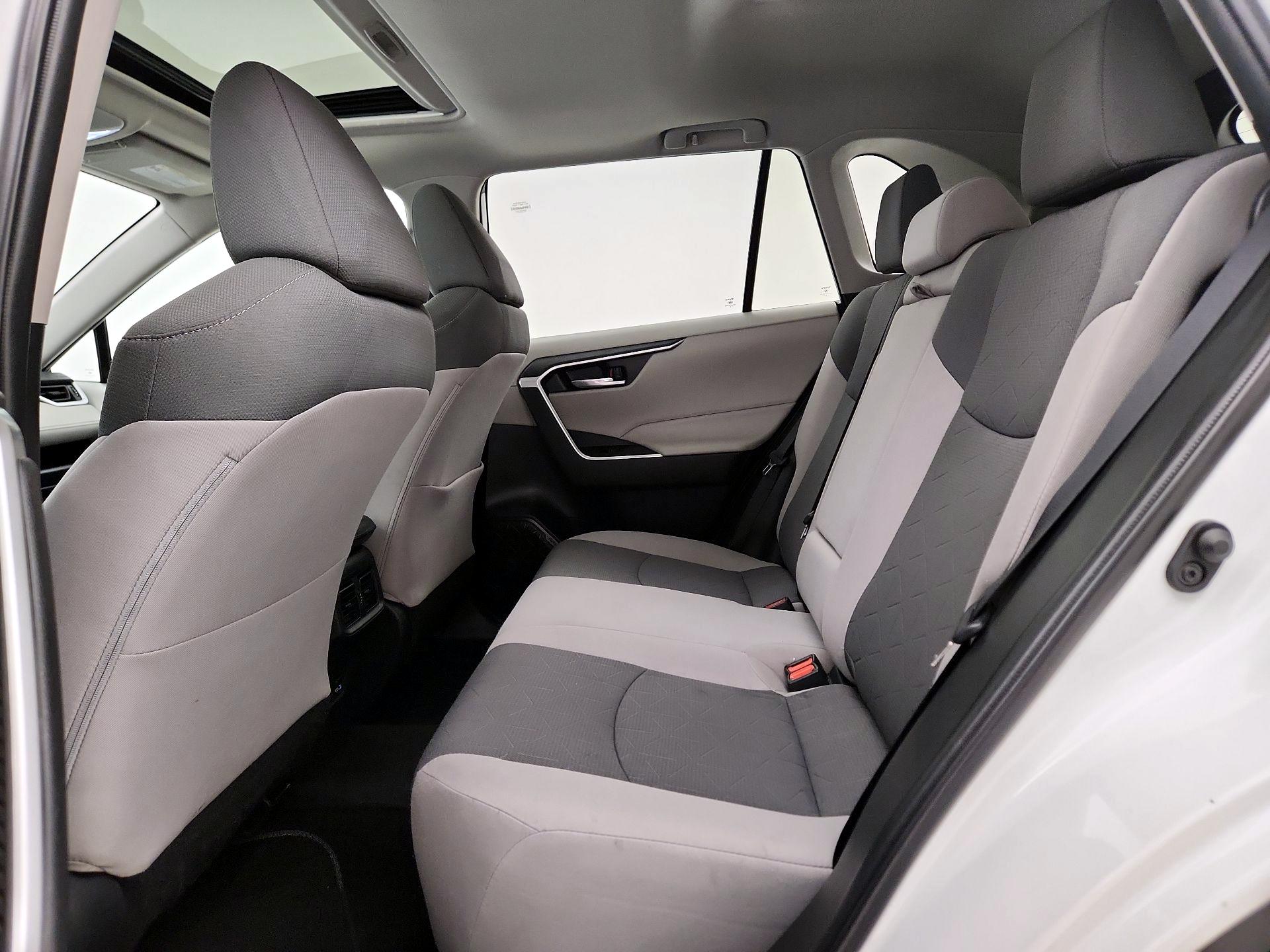 Thumbnail: 2022 Toyota RAV4 - 20