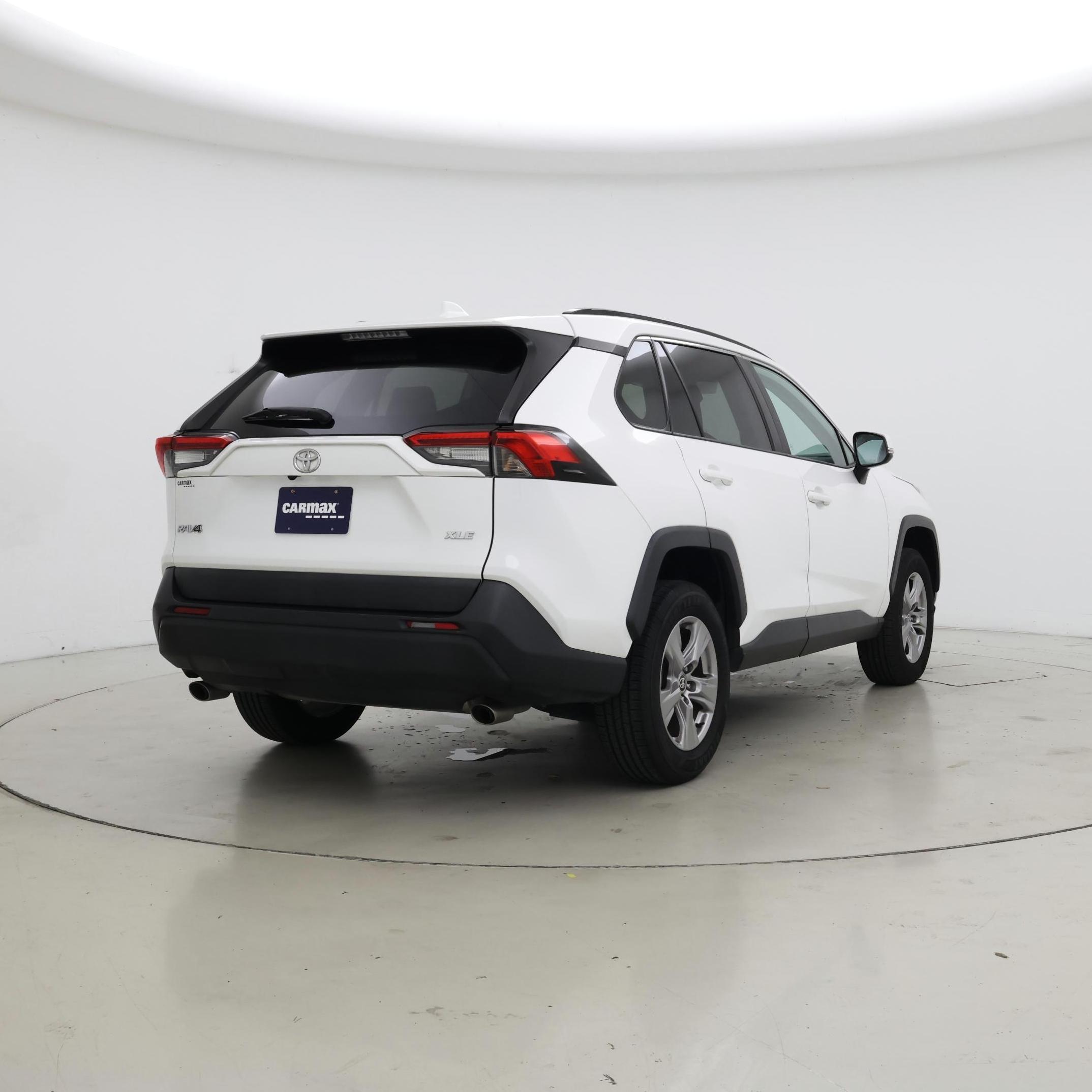 Thumbnail: 2022 Toyota RAV4 - 8