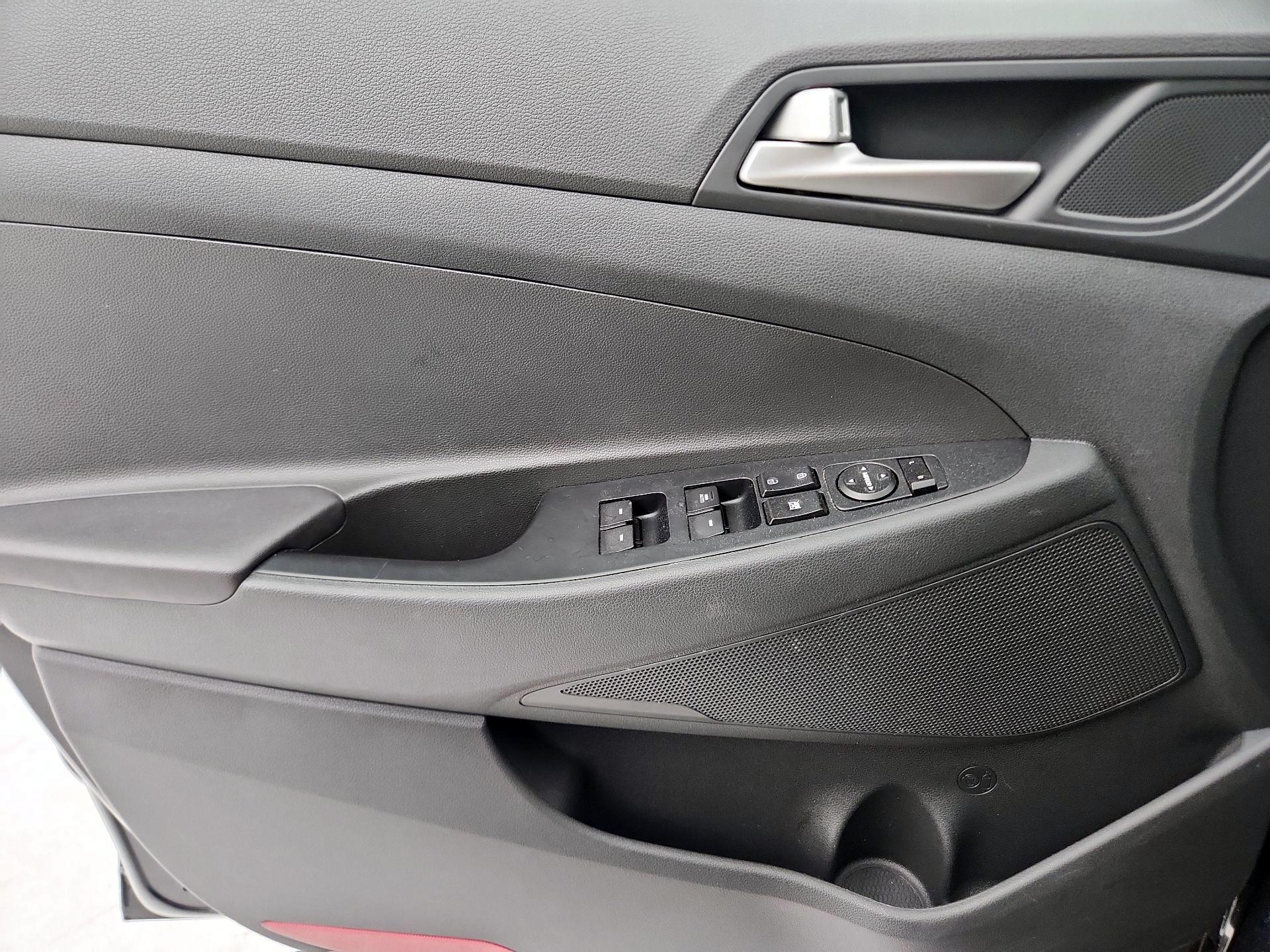 Thumbnail: 2020 Hyundai Tucson - 12