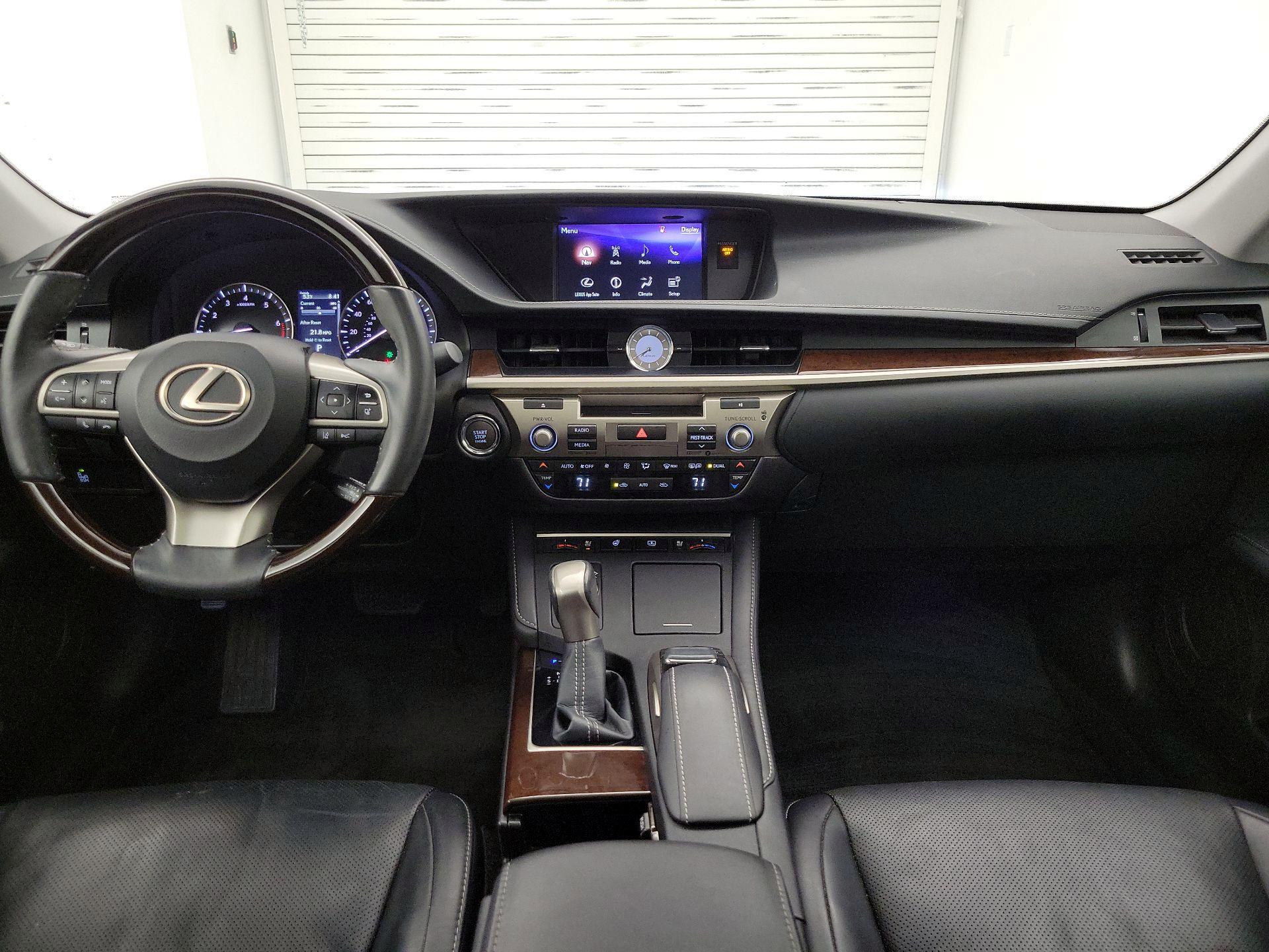 Thumbnail: 2017 Lexus ES - 9
