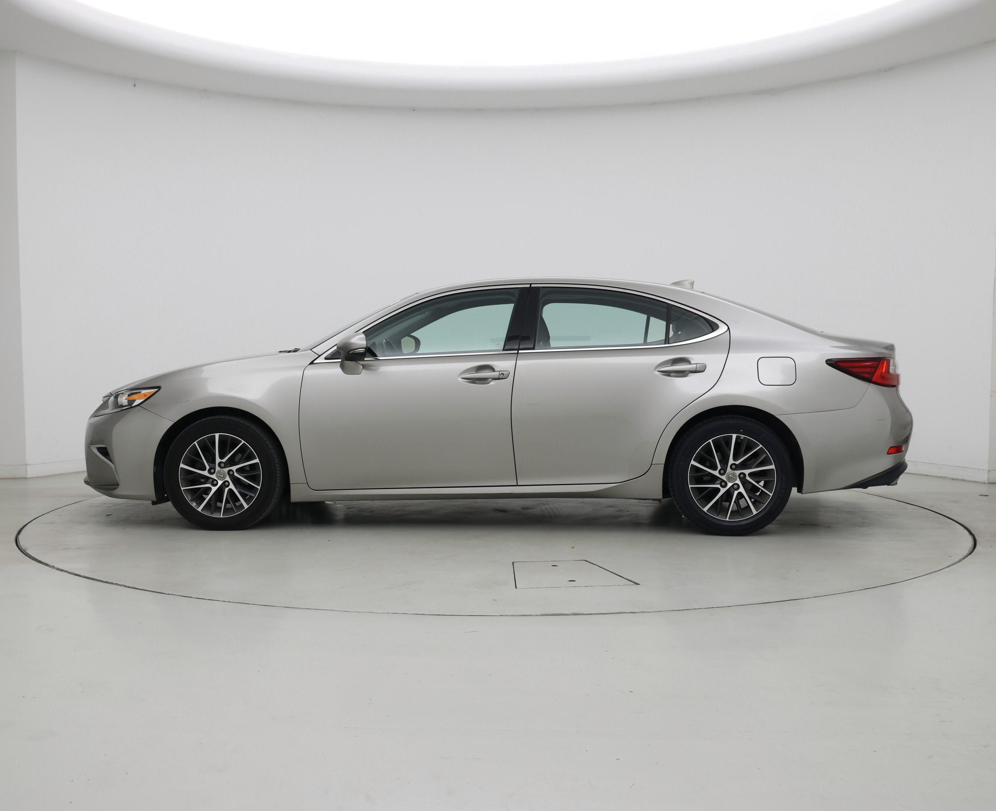 Thumbnail: 2017 Lexus ES - 3