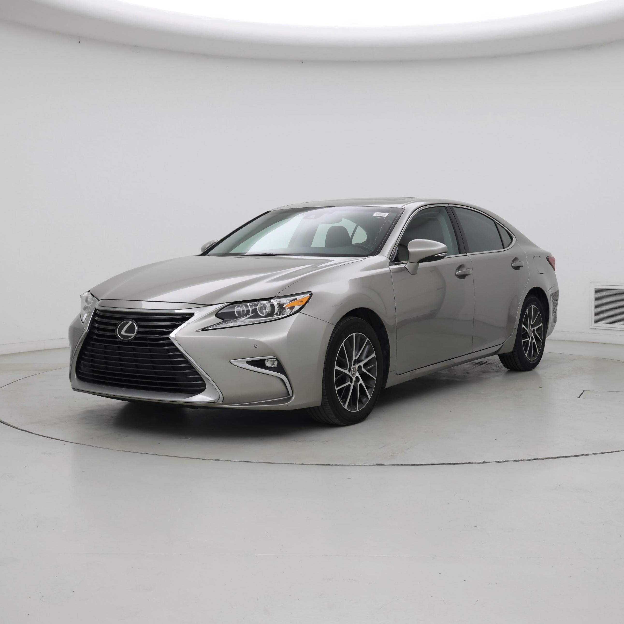Thumbnail: 2017 Lexus ES - 4