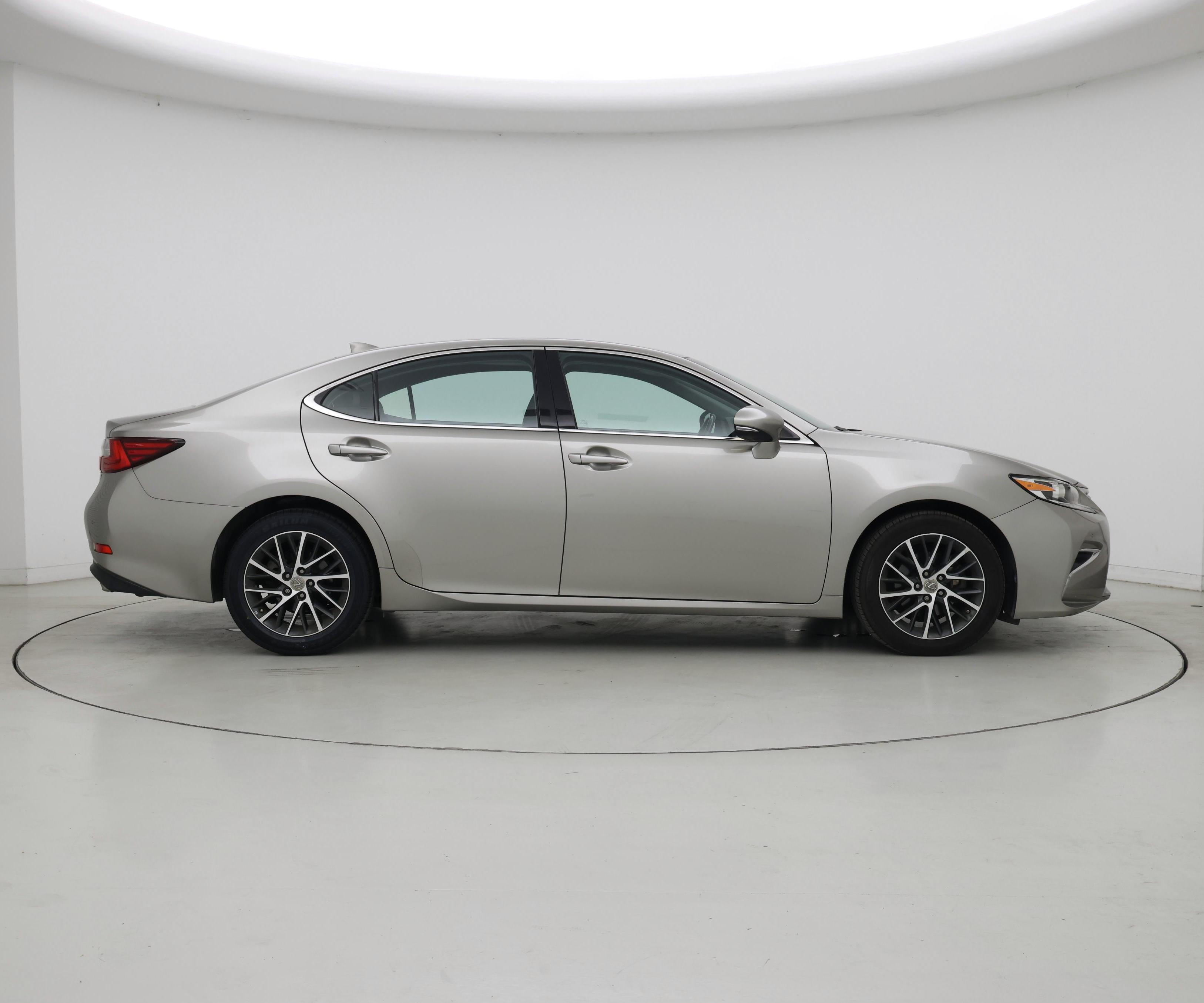 Thumbnail: 2017 Lexus ES - 7