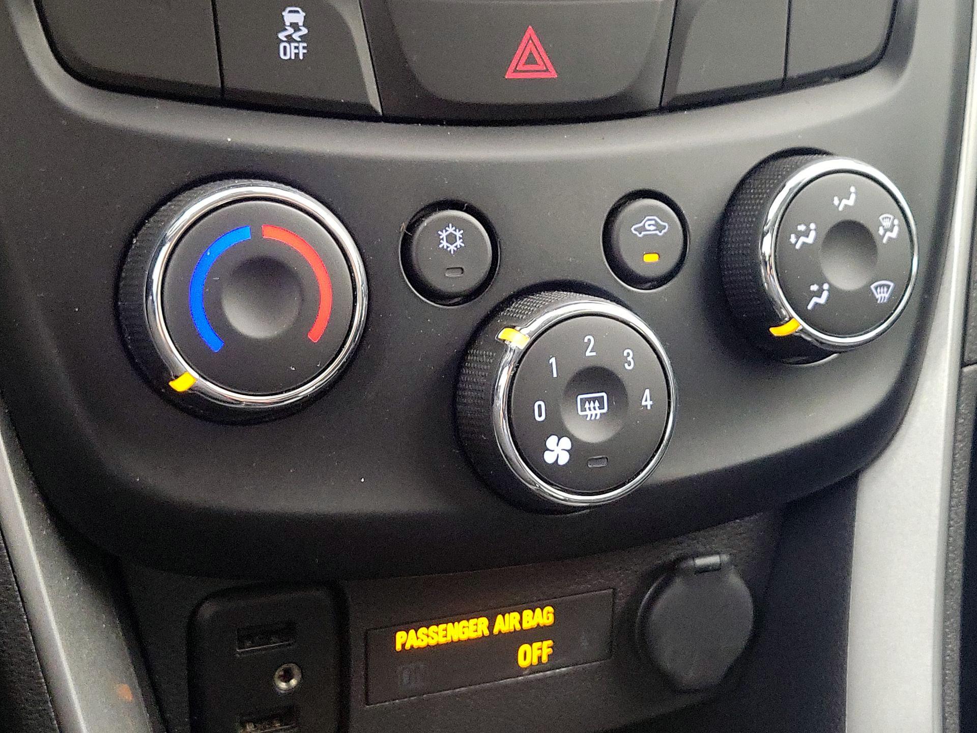 Thumbnail: 2019 Chevrolet Trax - 16