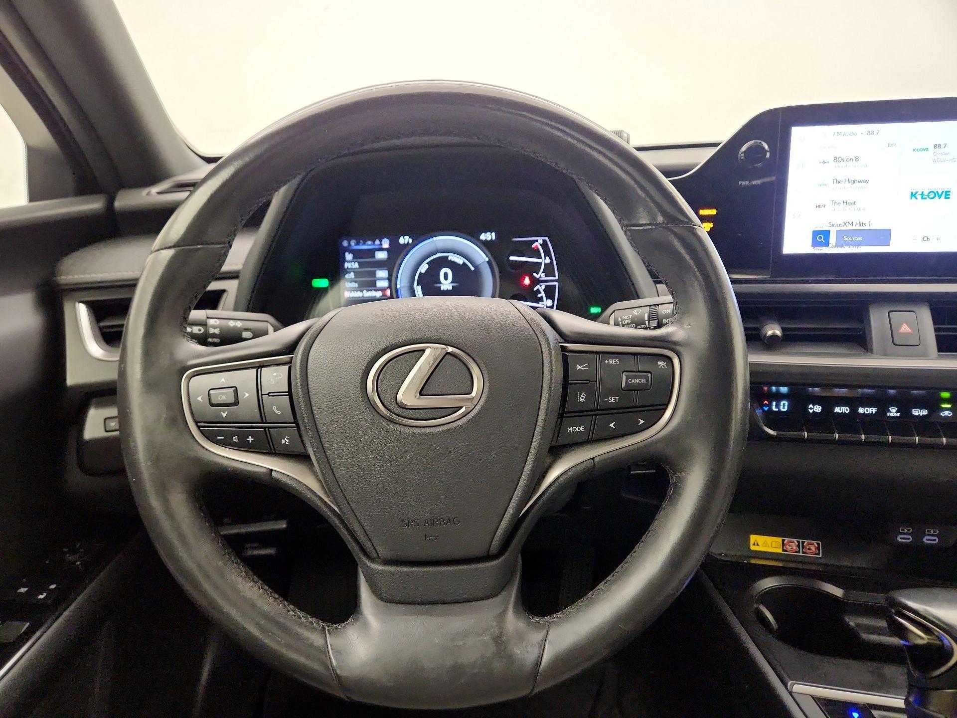 Thumbnail: 2023 Lexus UX - 10