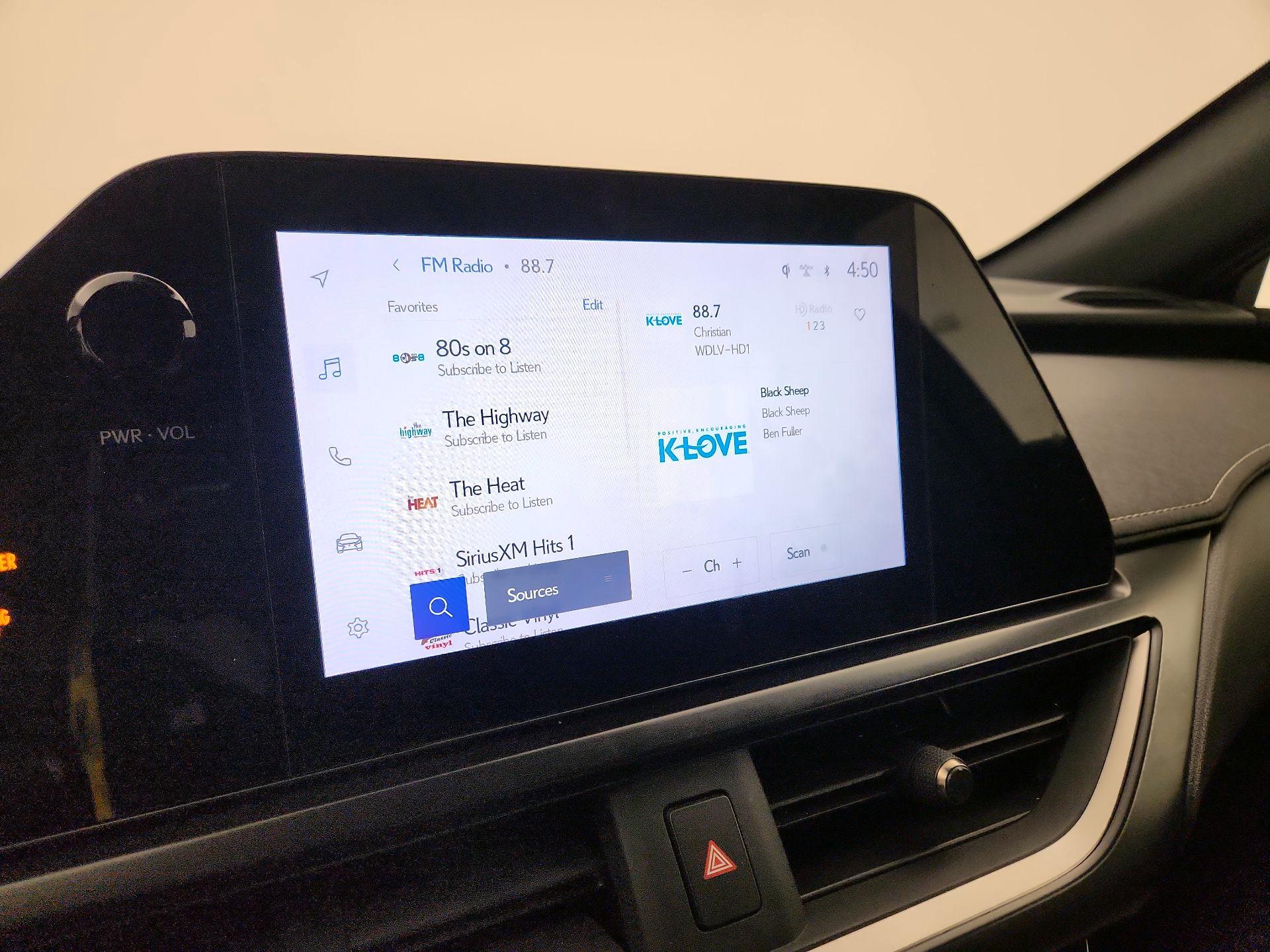 Thumbnail: 2023 Lexus UX - 15