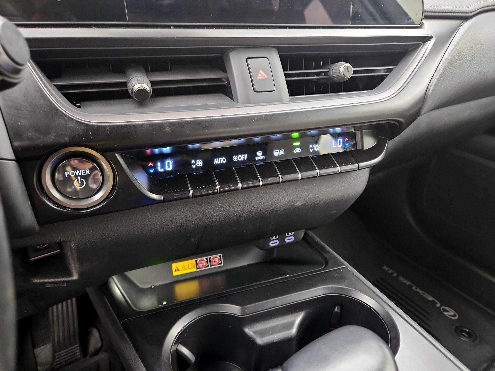 Thumbnail: 2023 Lexus UX - 16