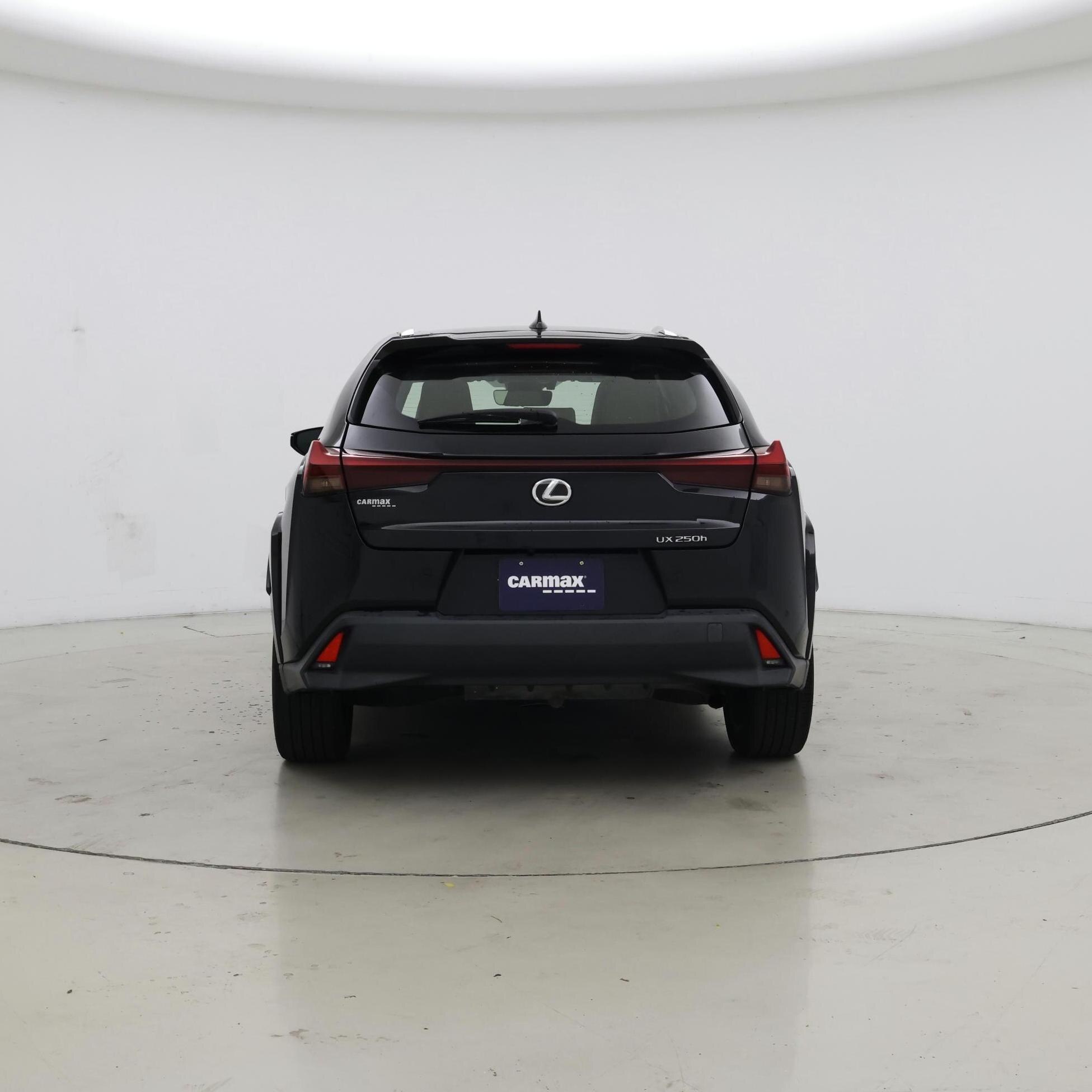 Thumbnail: 2023 Lexus UX - 6