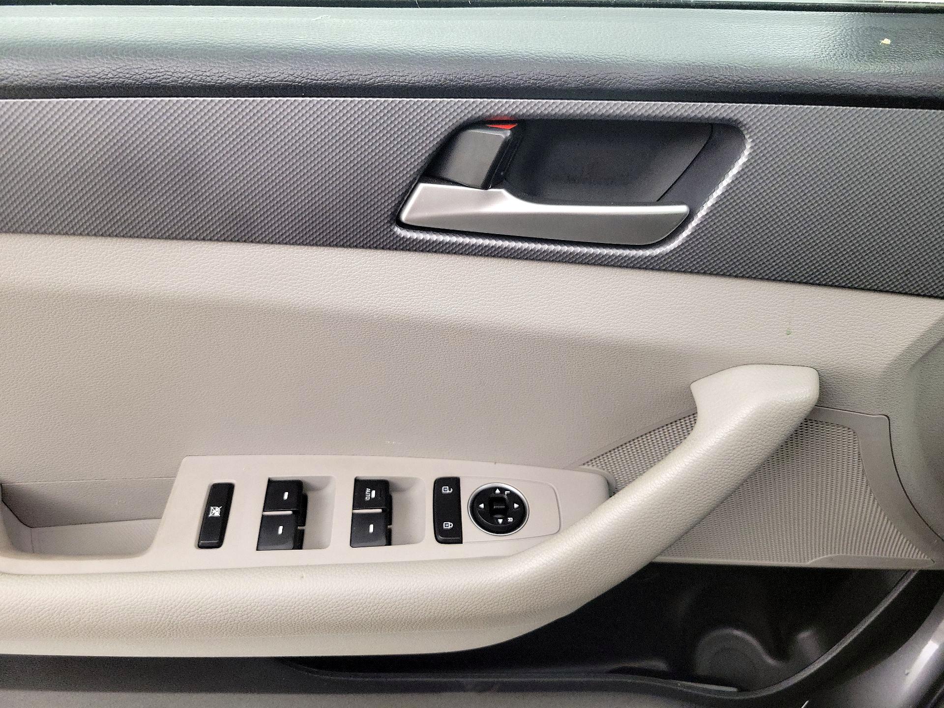 Thumbnail: 2019 Hyundai Sonata - 12