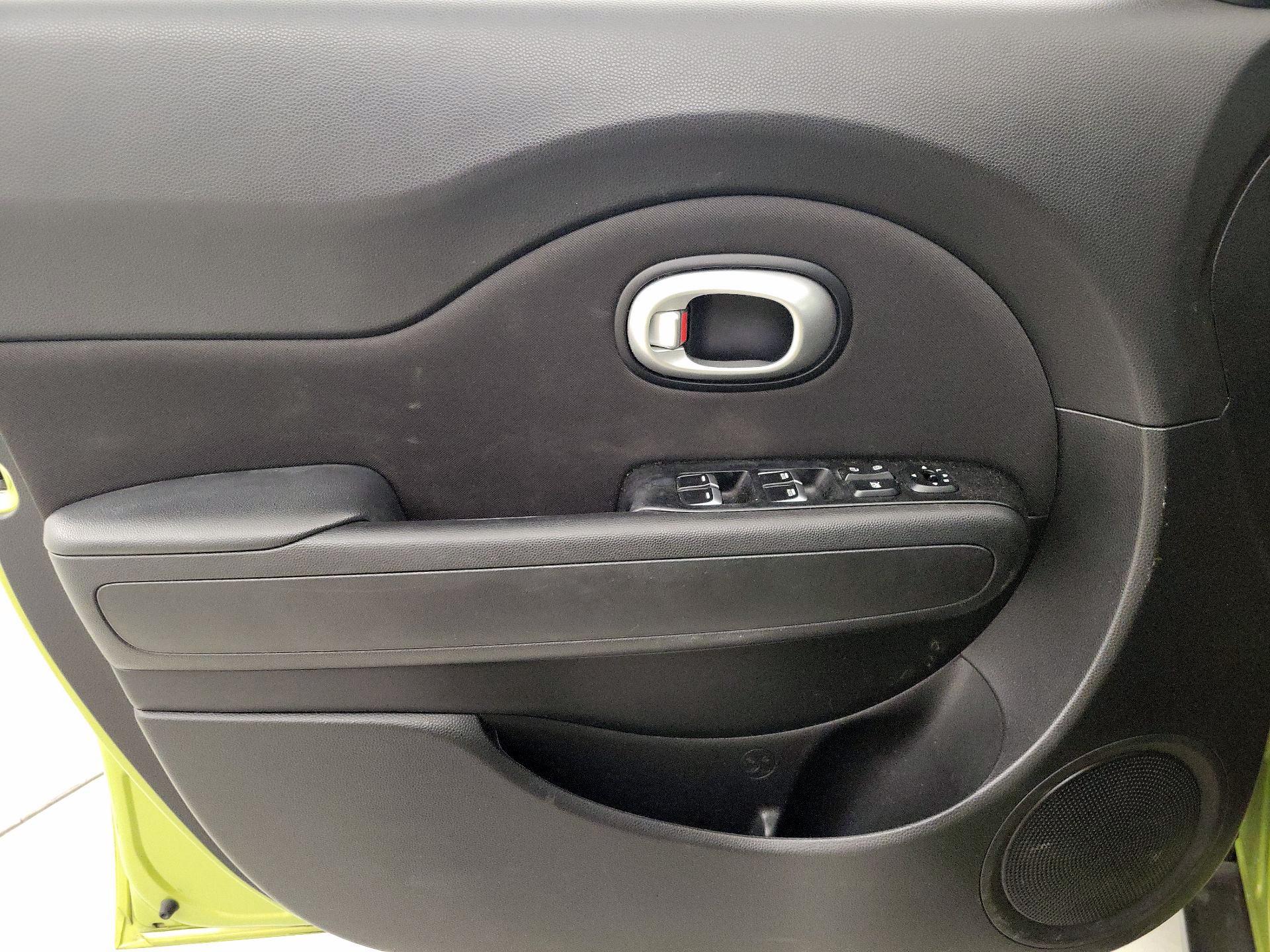 Thumbnail: 2017 Kia Soul - 12