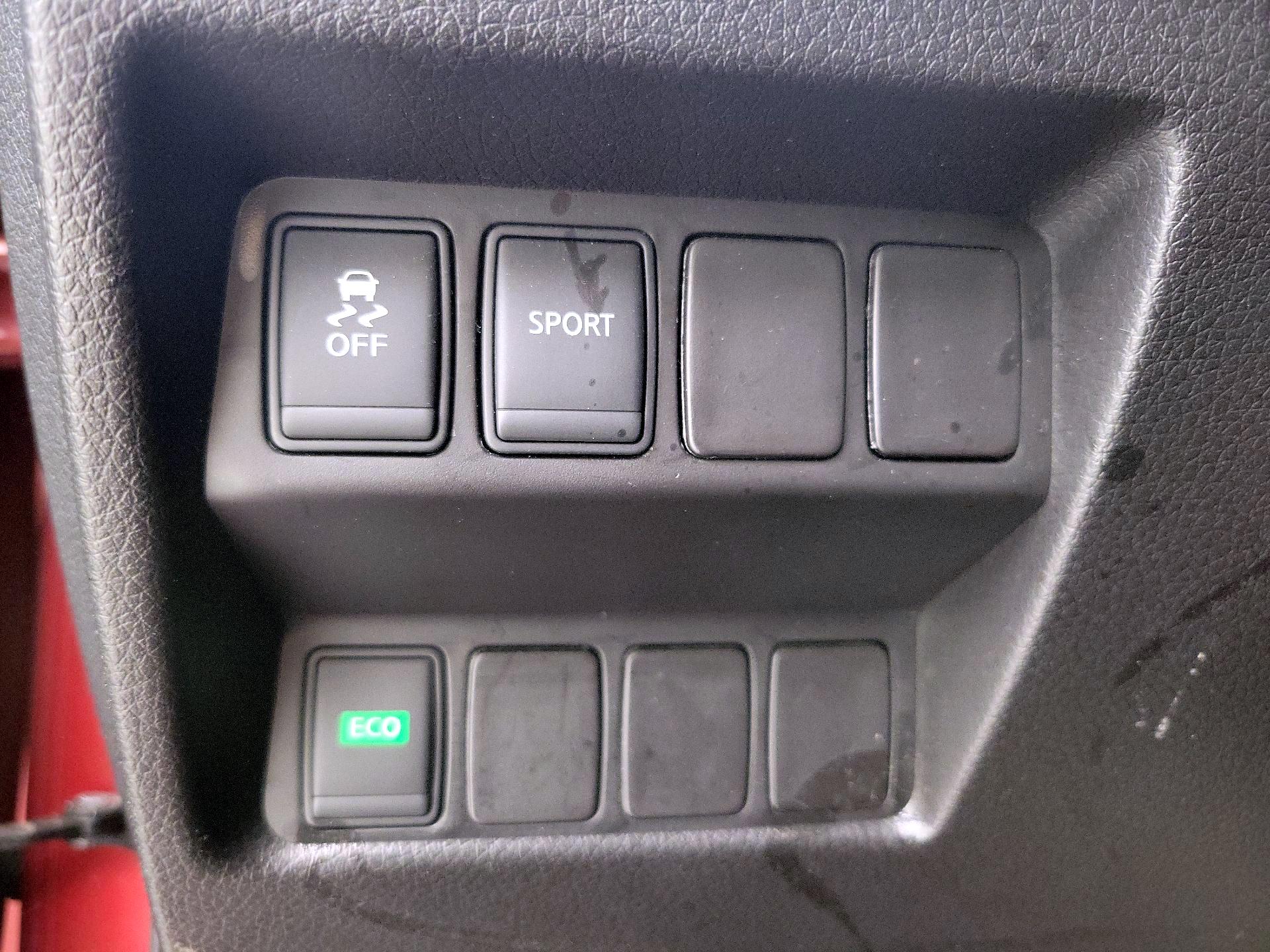 Thumbnail: 2015 Nissan Rogue - 13