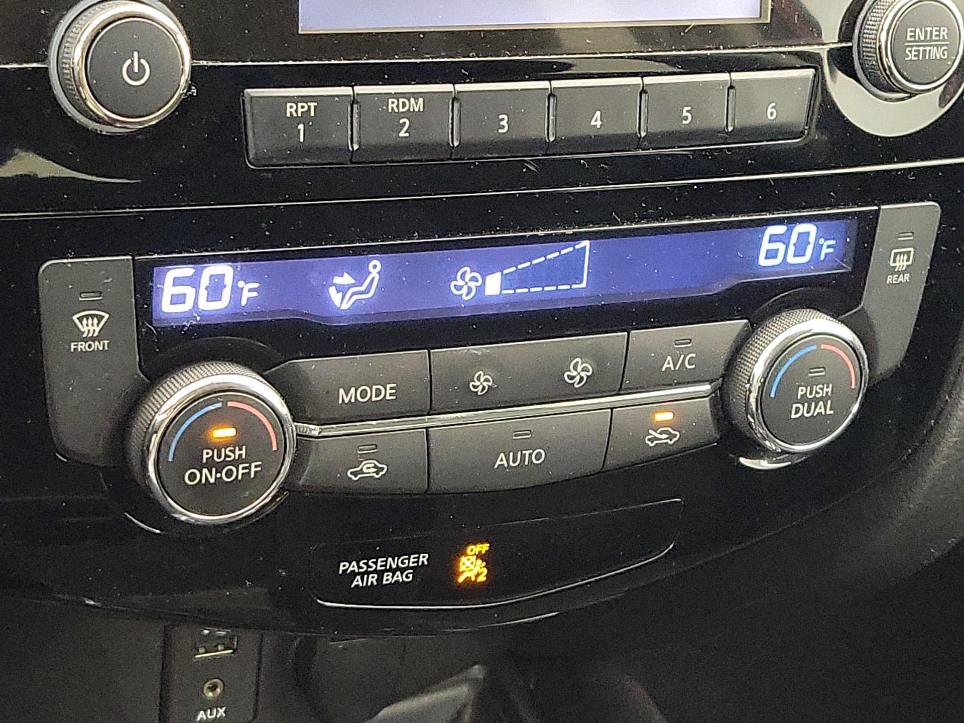 Thumbnail: 2015 Nissan Rogue - 16