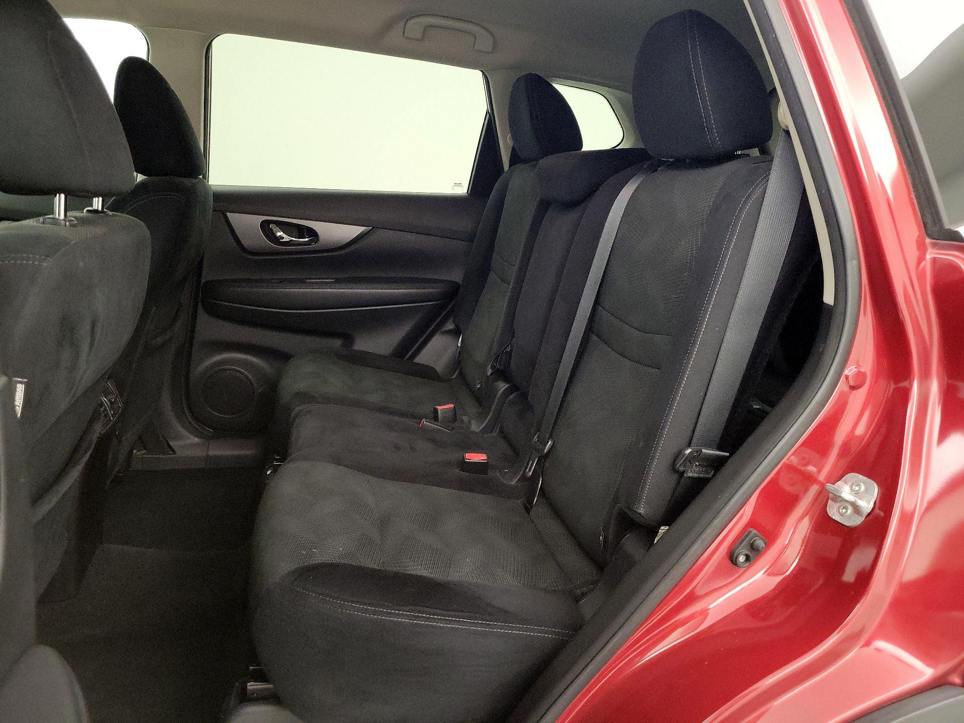 Thumbnail: 2015 Nissan Rogue - 19