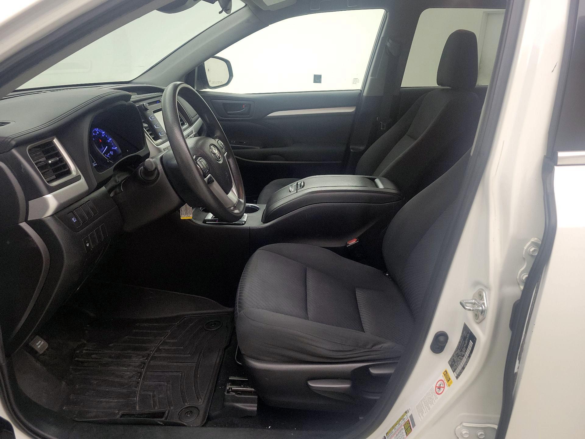 Thumbnail: 2019 Toyota Highlander - 11