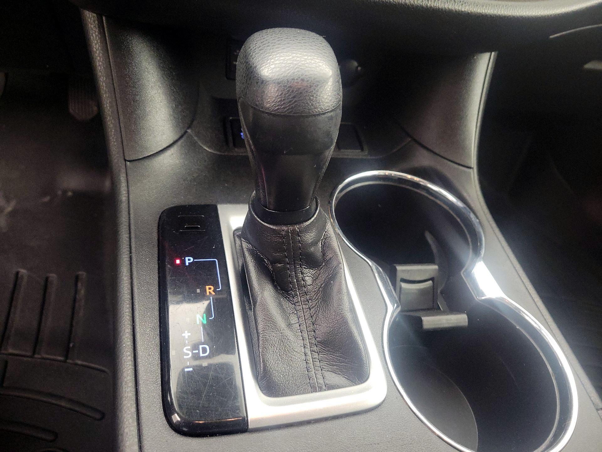 Thumbnail: 2019 Toyota Highlander - 17