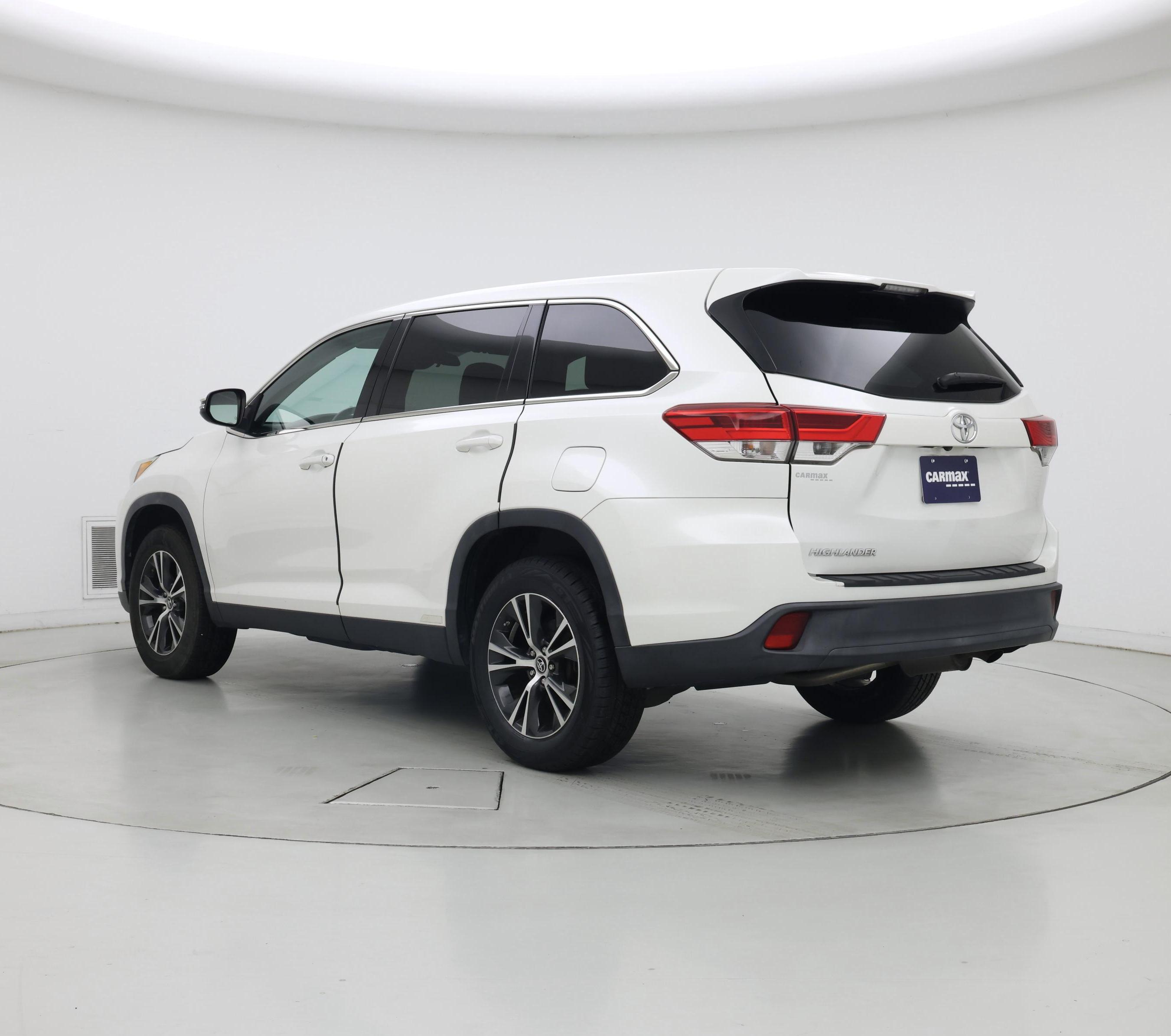Thumbnail: 2019 Toyota Highlander - 2