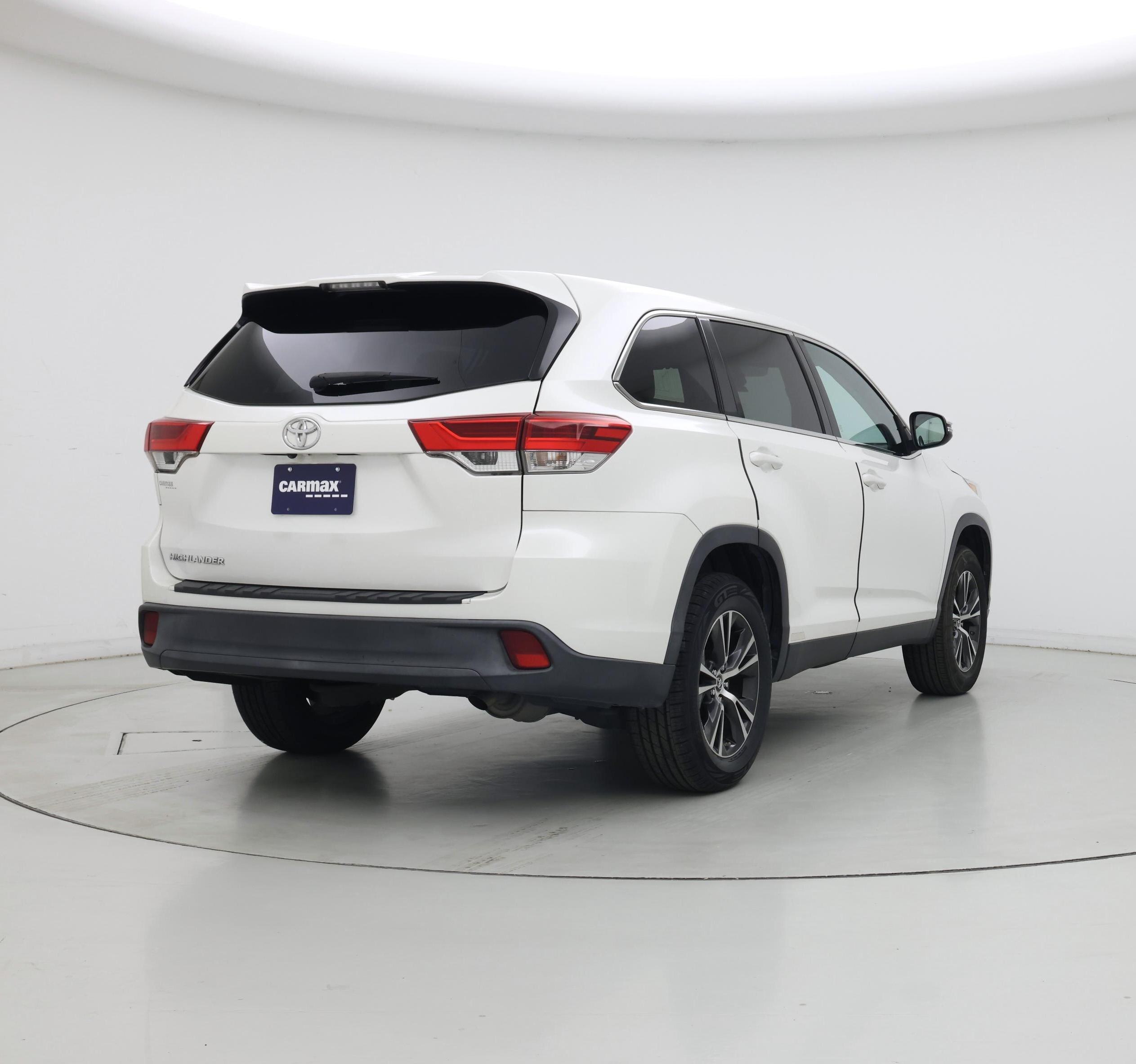 Thumbnail: 2019 Toyota Highlander - 8