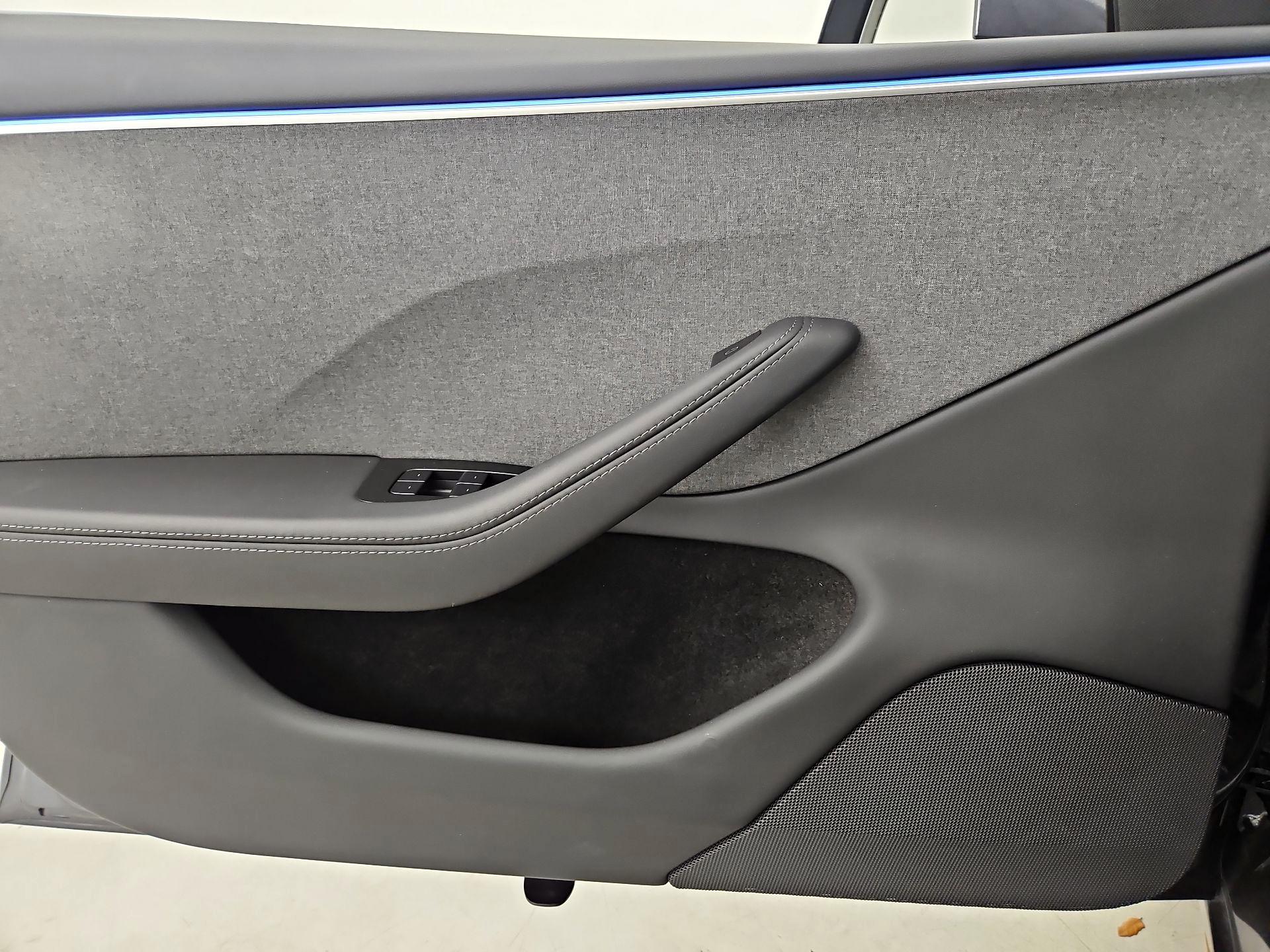 Thumbnail: 2025 Tesla Model 3 - 12