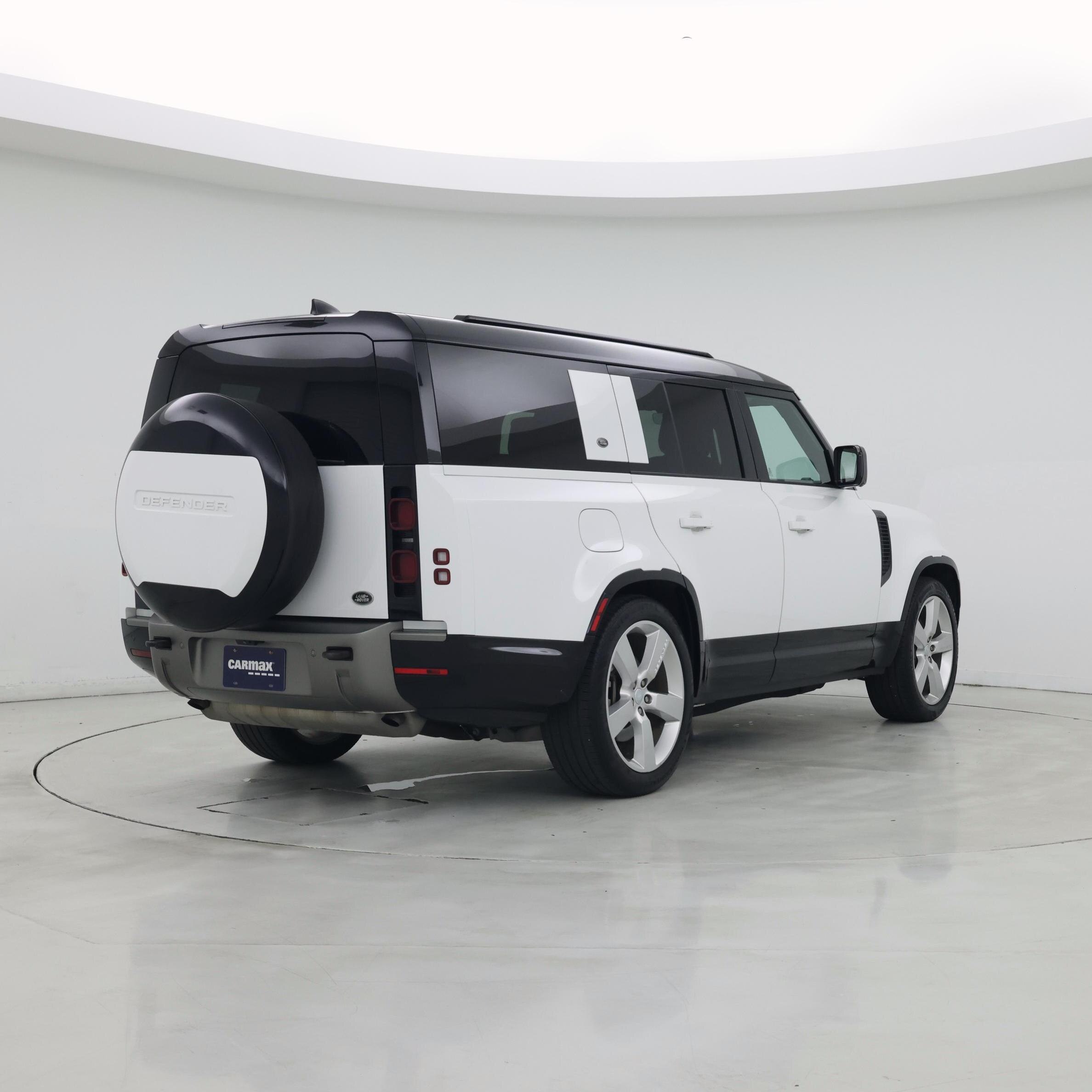 Thumbnail: 2023 Land Rover Defender - 8