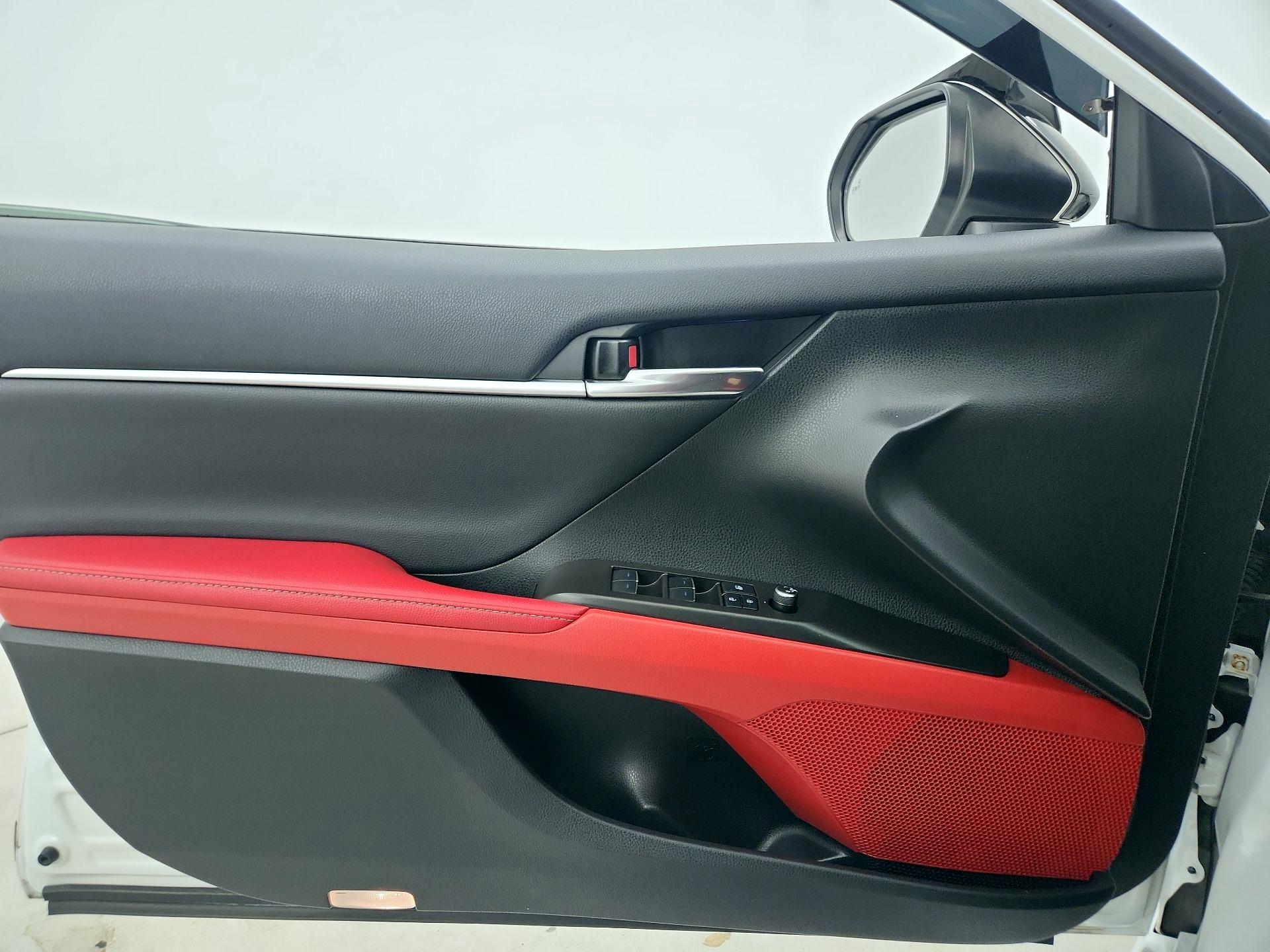 Thumbnail: 2022 Toyota Camry - 12